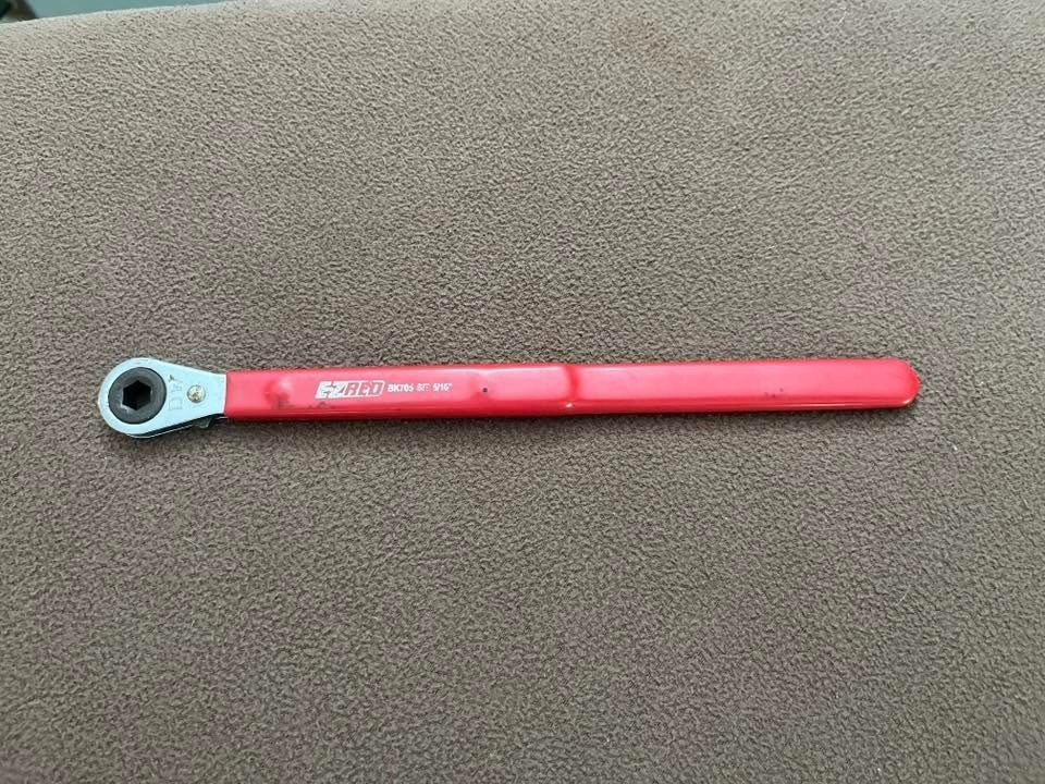E-Z Red Tools 5/16″ Extra Long Battery Side Terminal Ratcheting Wrench, BK705