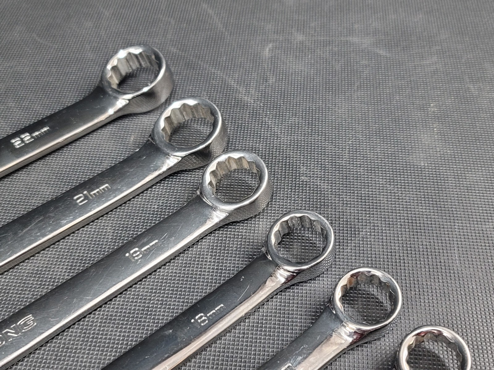 Armstrong Tools 15 pc 12 point Metric Combo Wrench Set 7-19mm & 21-22mm GMTK 52