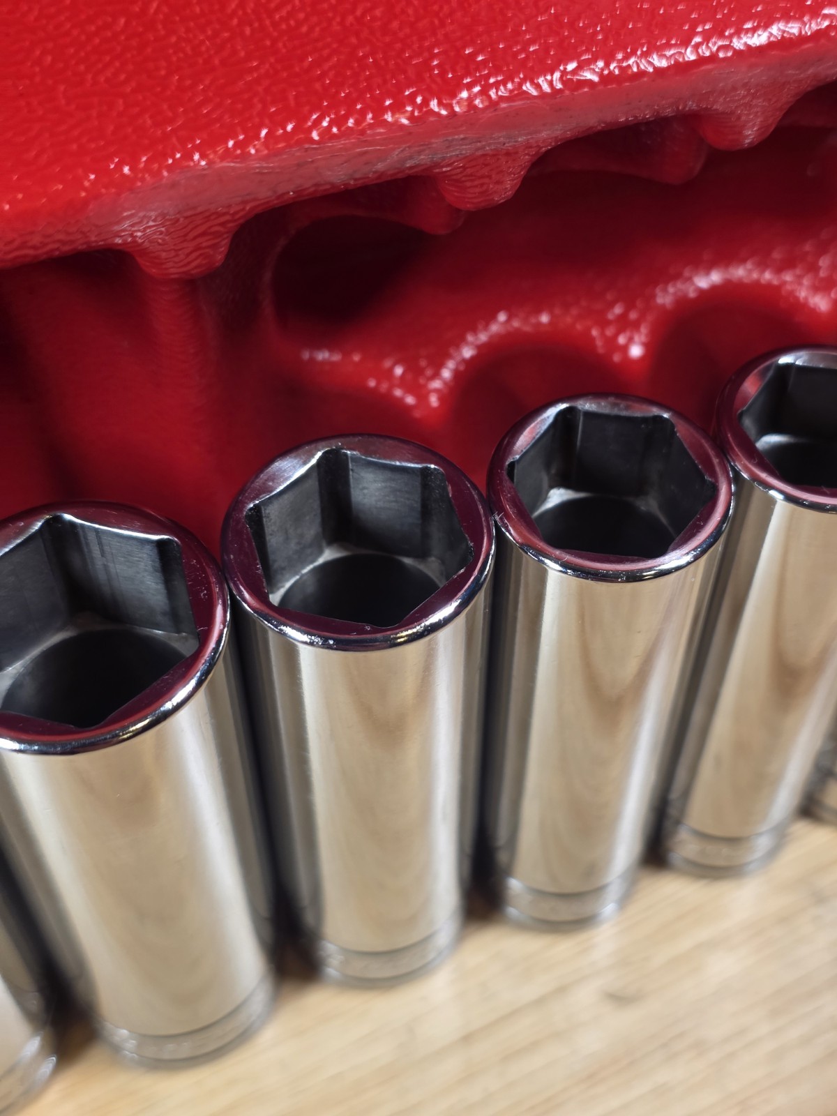 Snap-on 313TSYA 1/2″ Drive 13-Piece 3/8″ – 1-1/8″ Deep 6-Point Chrome Socket Set