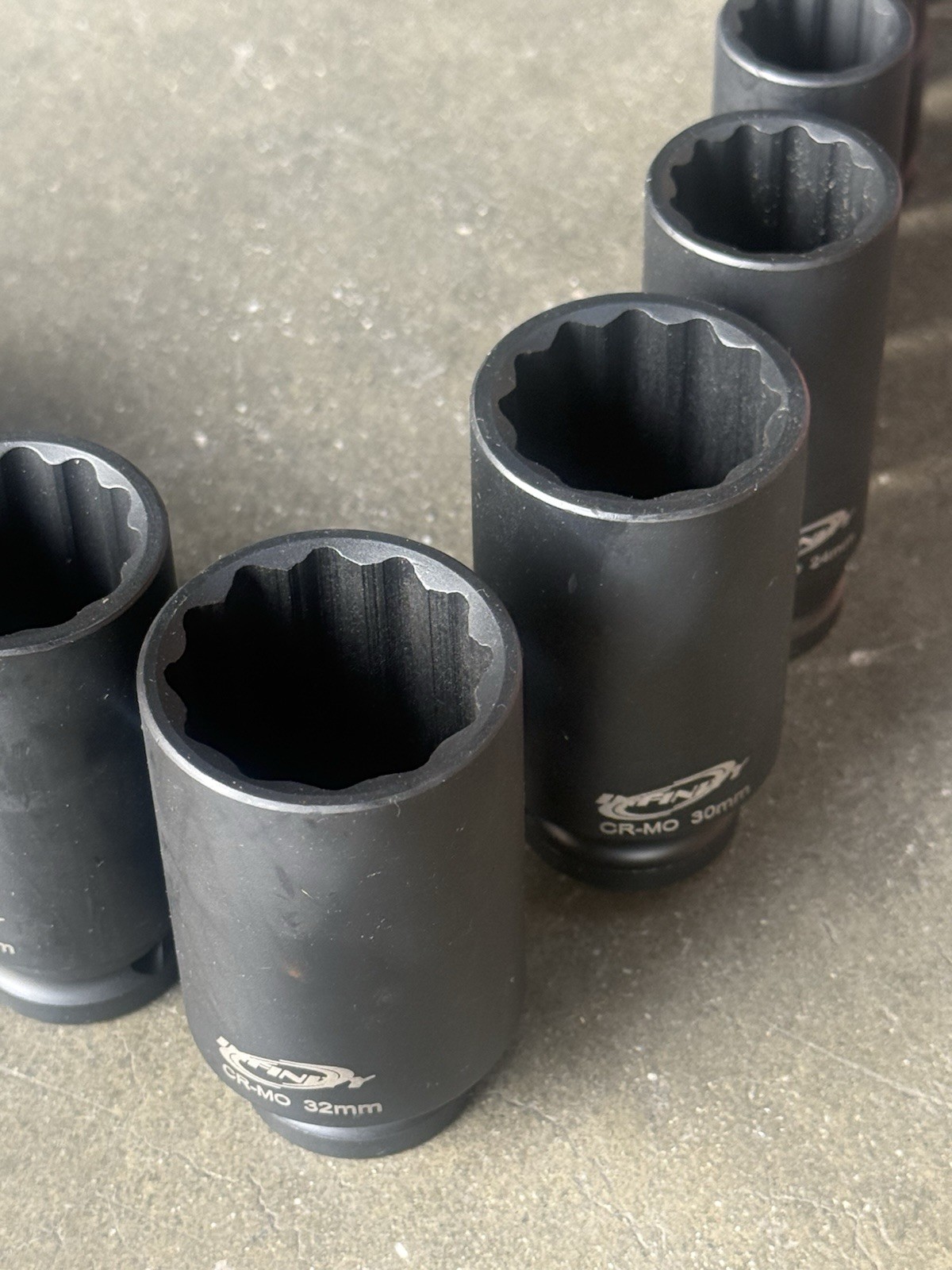 15pcs 1/2” Dr. 12 Point Spindle Axle Deep Impact Socket Set Metric 10-32mm CRMO