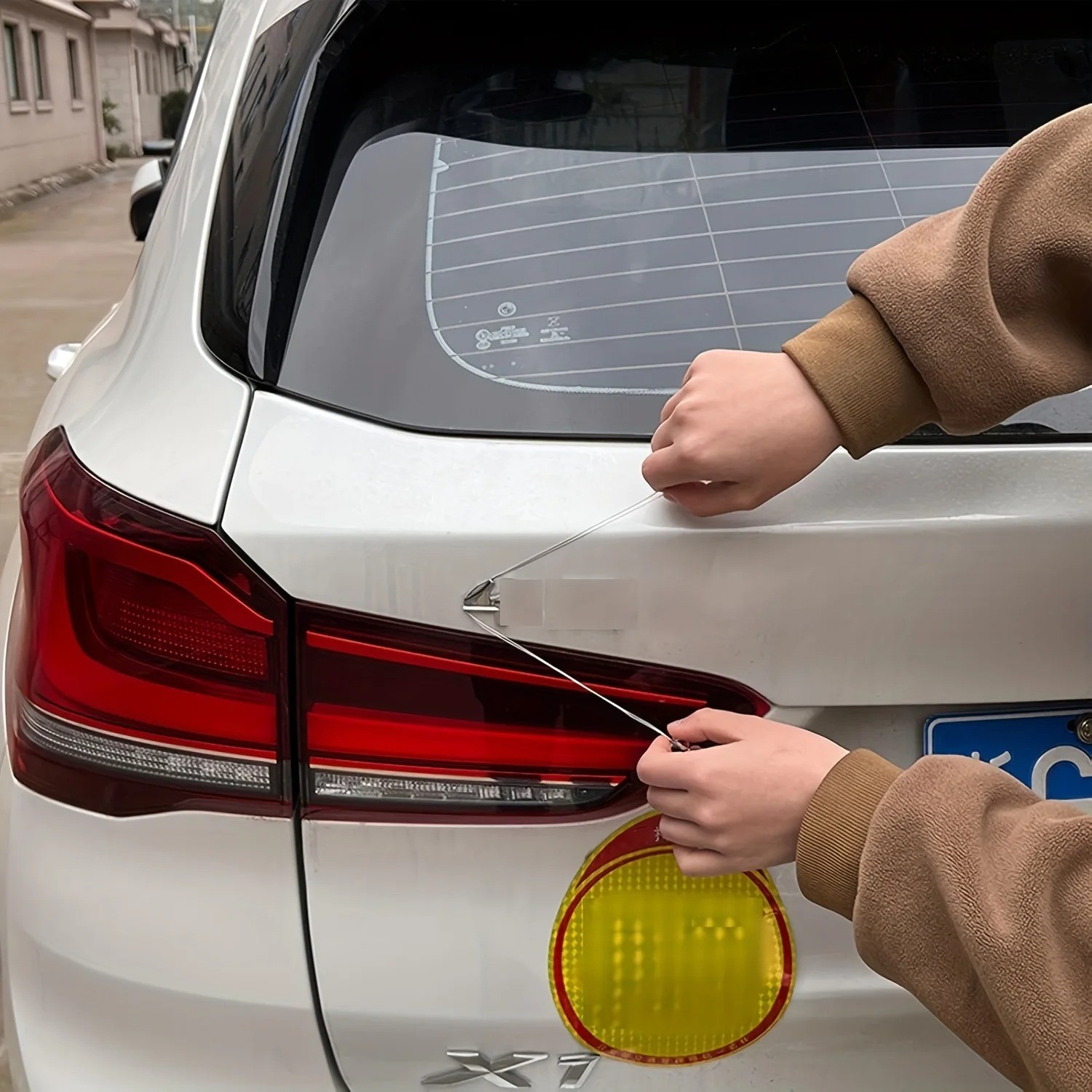 Car Emblem Removal Tool No Scratch Pry Kit for Safe Logo Removal