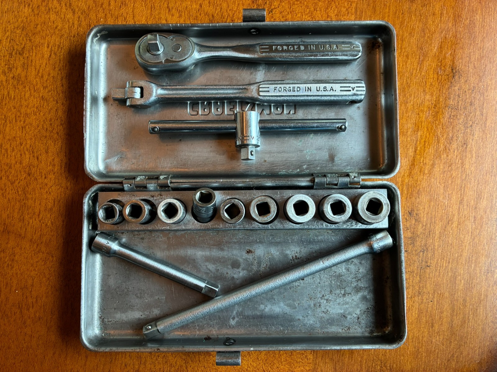 Vintage Craftsman 1950’s 1/4″ socket set. Oil port ratchet. Complete, Clean =V=.