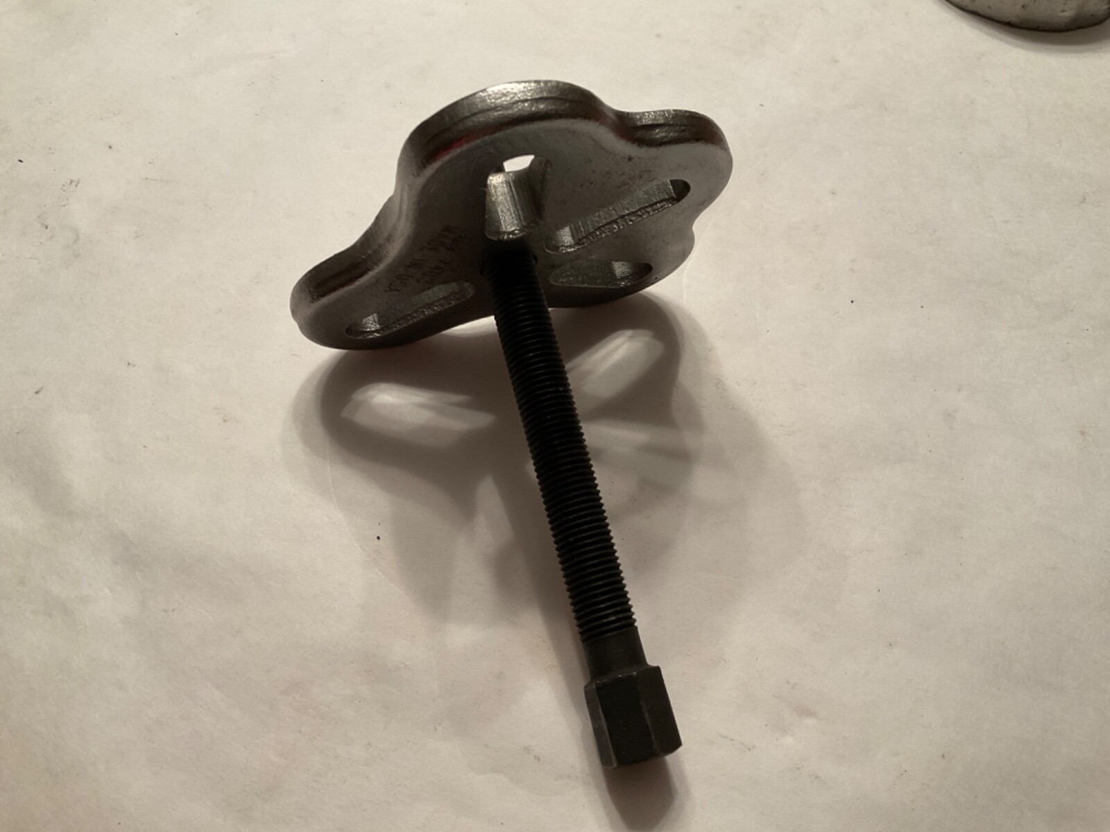 OTC Tool 7403 Steering Wheel Pulley Flywheel Puller. Center bolt and plate