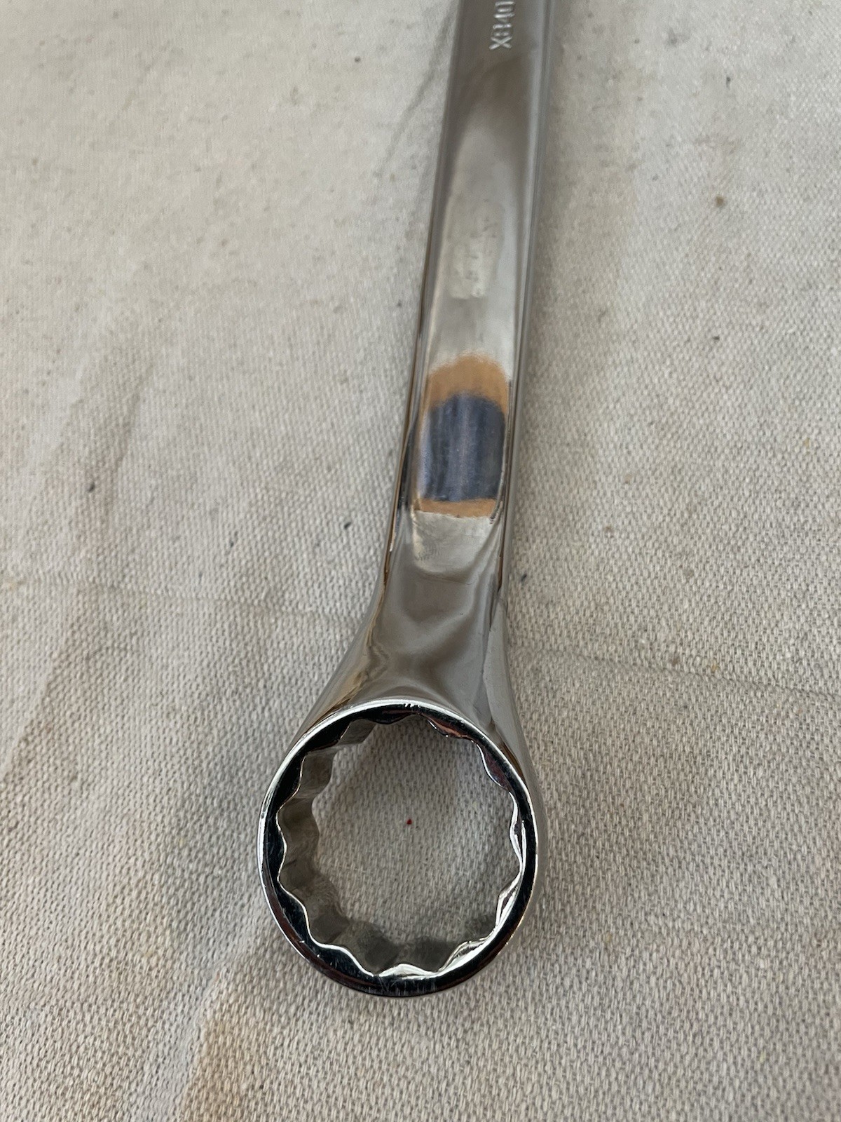 Snap On Tools XB4042A 1-1/4″ x 1-5/16″ SAE 12 Point Offset Box End Wrench USA