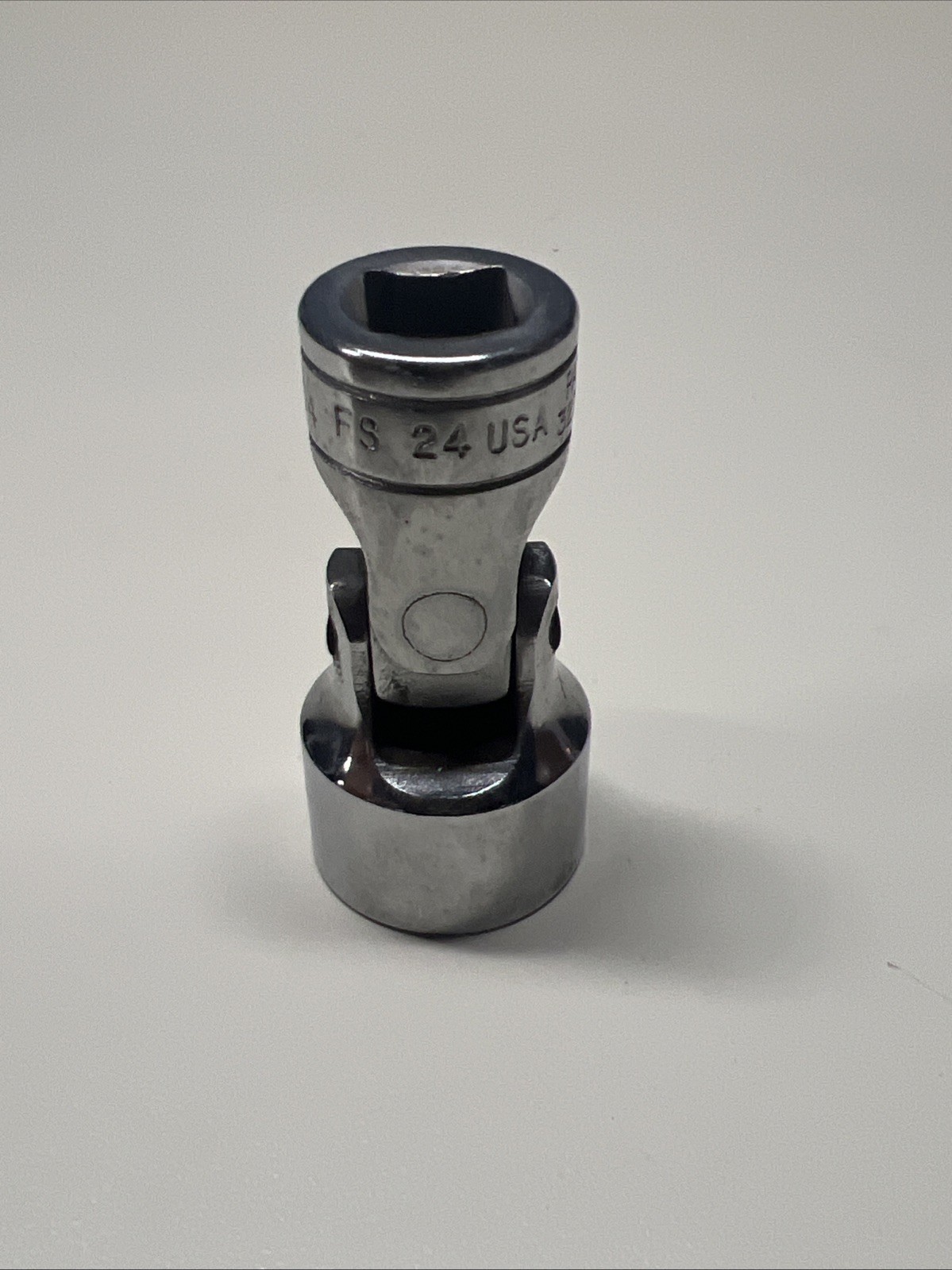 Snap-On FS24 swivel/universal 3/4″ short socket 6 point 3/8″ drive #8A3