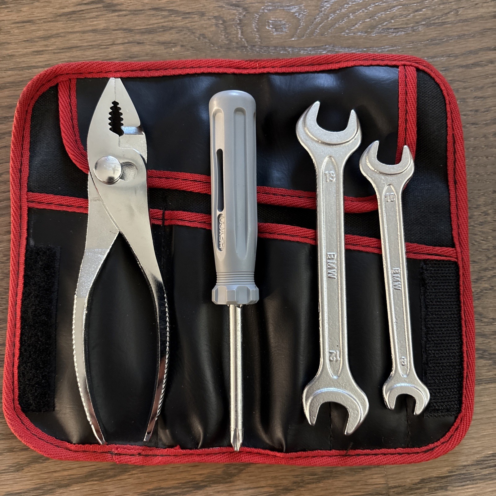 Bmw X3 X5 Tool Pouch With Some Tools