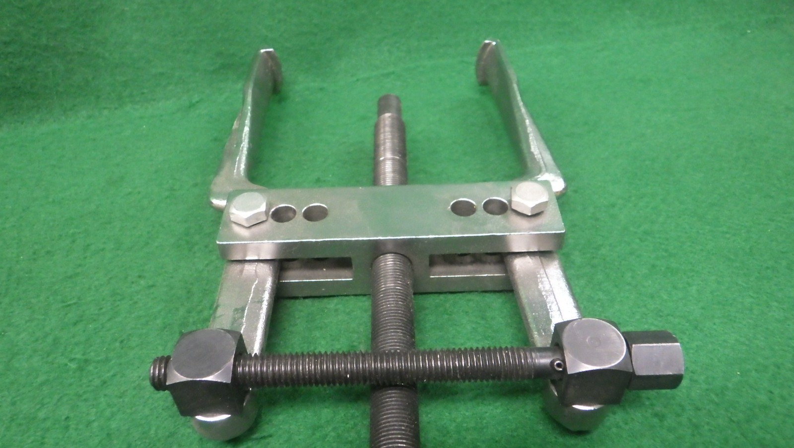 OTC 1152 2 Jaw Puller 1-1/2 To 6” Spread 4” Reach Bearing-Hub-Pulley