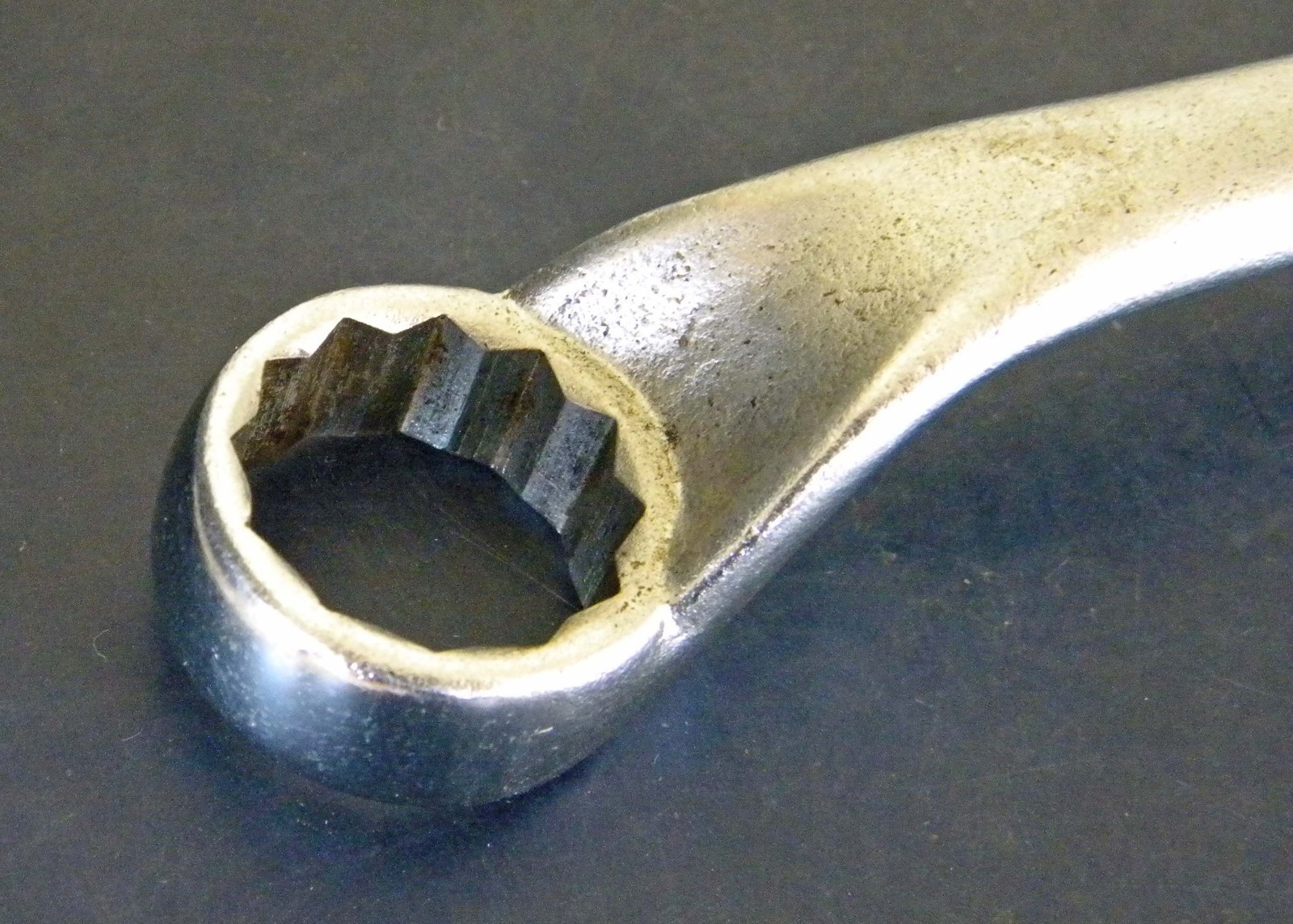 Vtg PROTO Mfg. 8183 12 PT Deep Offset Box End Wrench SAE 25/32″ x 13/16″, USA