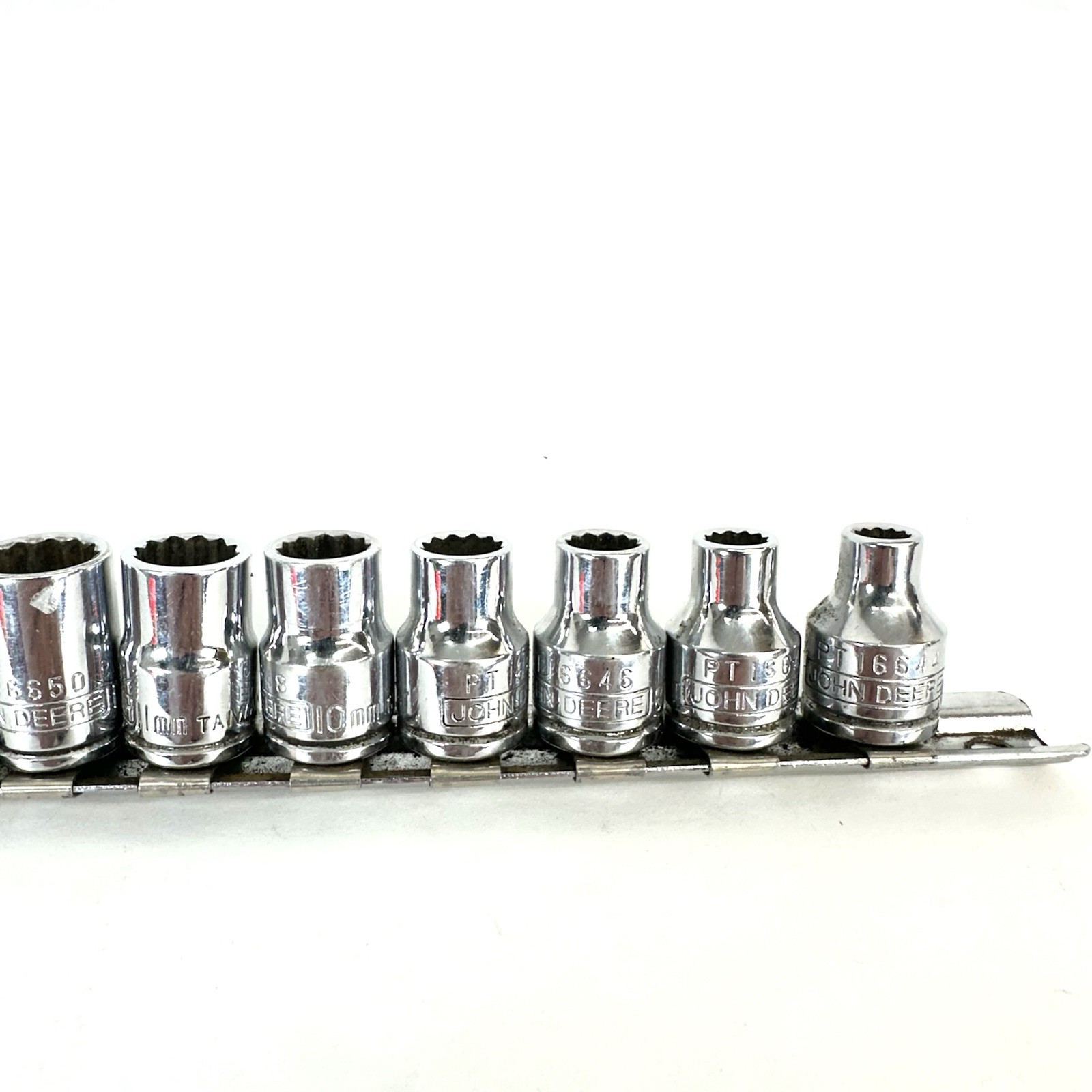 John Deere OEM 3/8-inch Drive 14 Piece Metric Socket Set 6mm-19mm