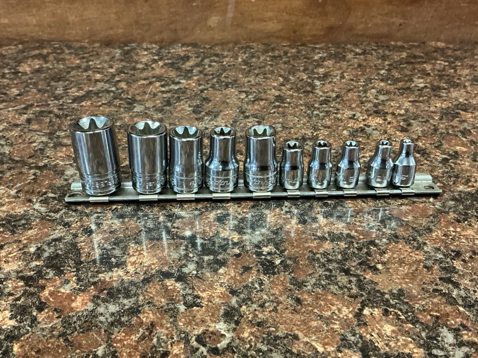 Snap-on Fle180a 10 Piece Inverted Torx Socket Set E4-E18 USA – b4