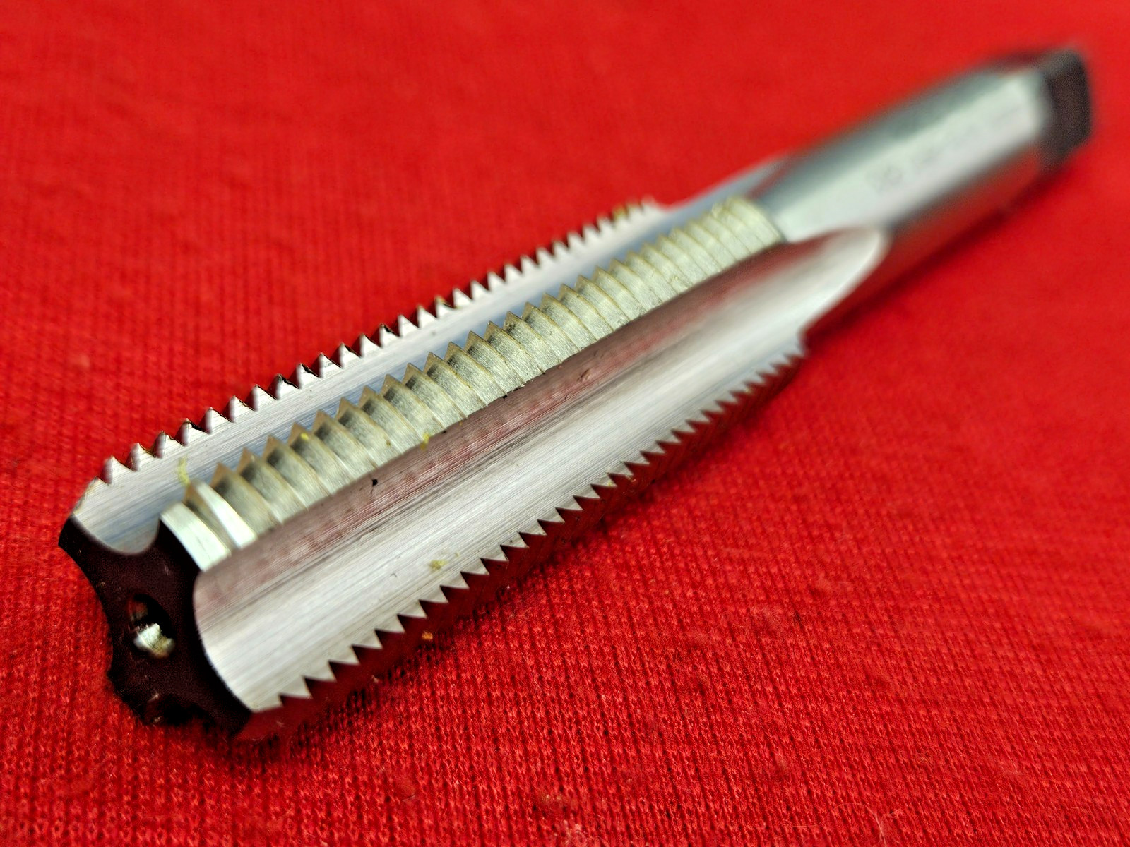 9/16-18 Bottom Tap NF Morse MT3732645 High Speed Steel 4FL GH3 USA