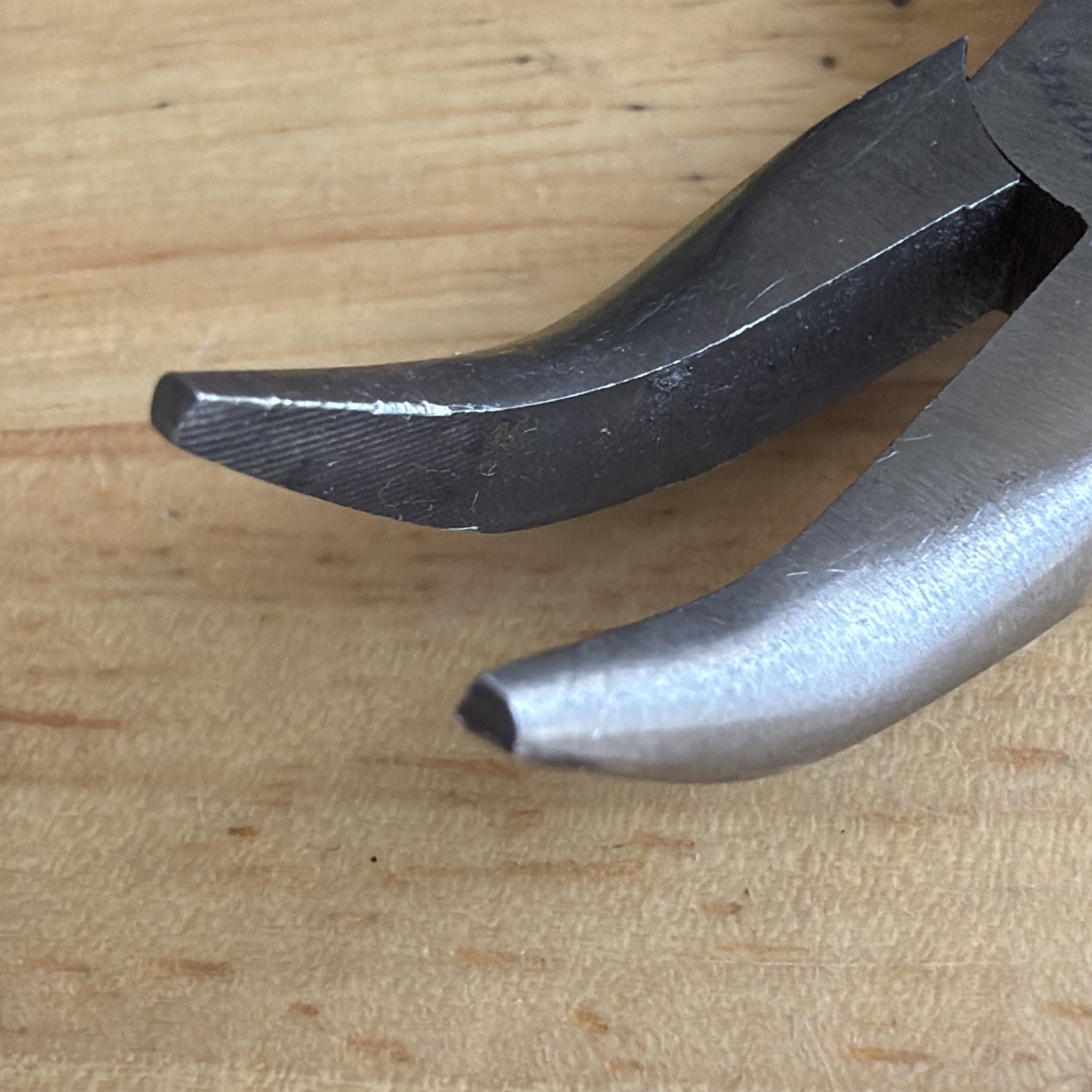 Blue Point Tools 5″ Long Mini 45 Degree Needle Nose Pliers B945CMP