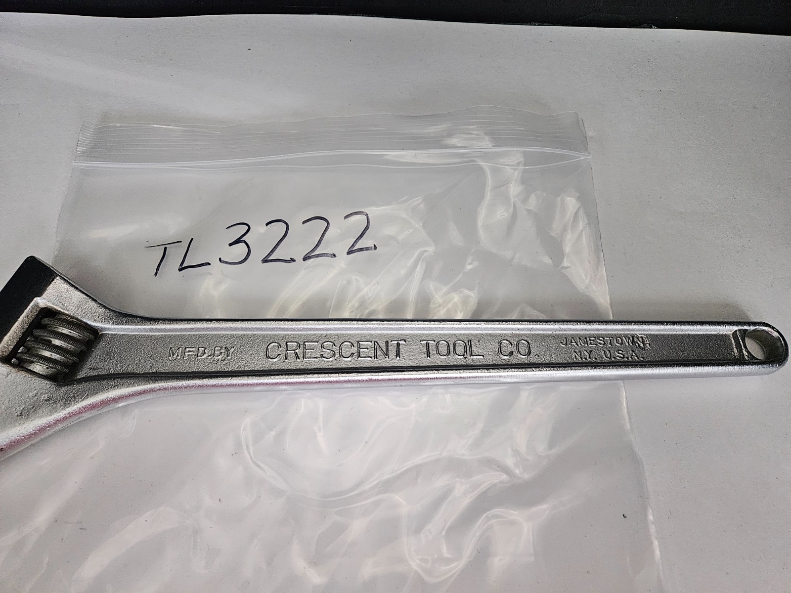 CRESENT TOOL CO. 18 ADJUSTABLE WRENCH JAMESTOWN N.Y. USA (TL3222)