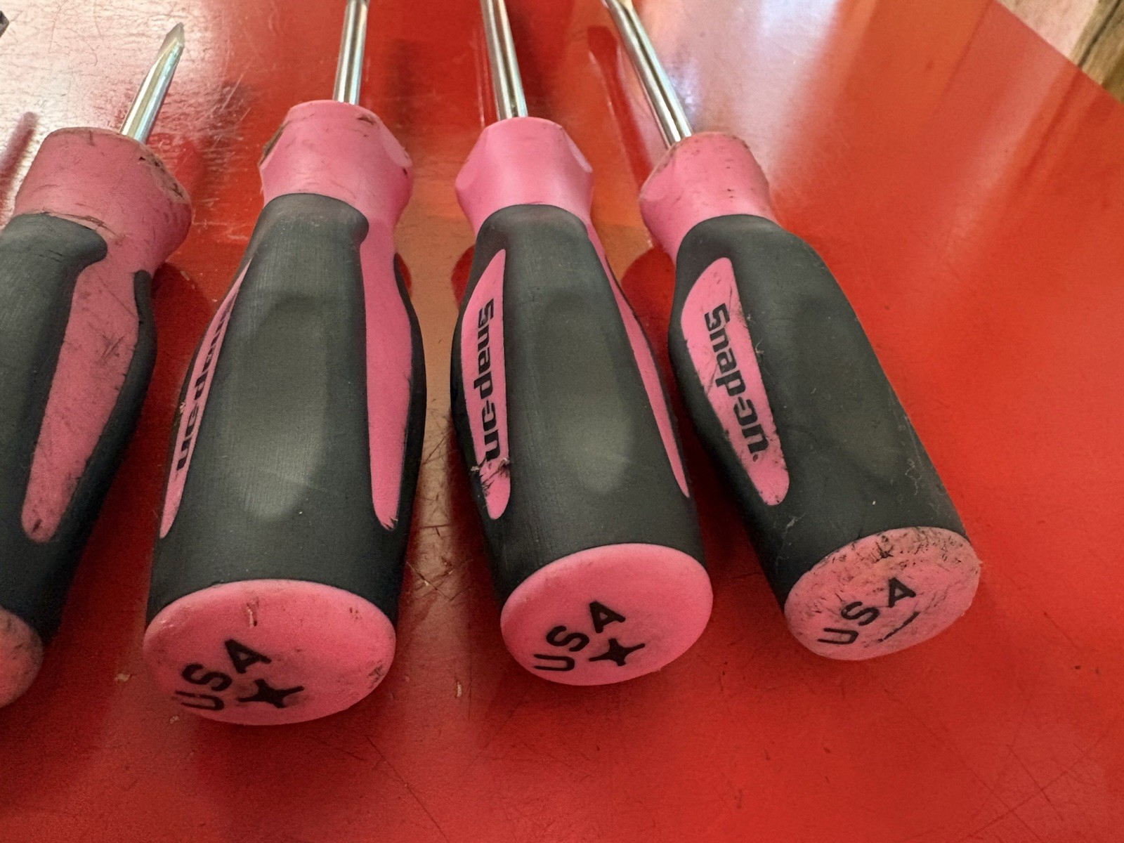 SNAP ON TOOLS USA 5Pc PINK Soft Grip Combination Screwdriver Set SGDX