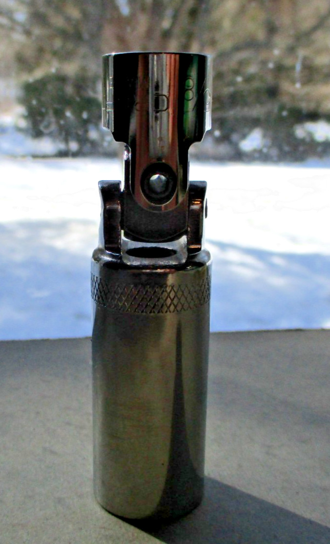 Craftsman G-Series 43322 3/8” drive 6pt 5/8″ Universal Swivel Spark Plug Socket