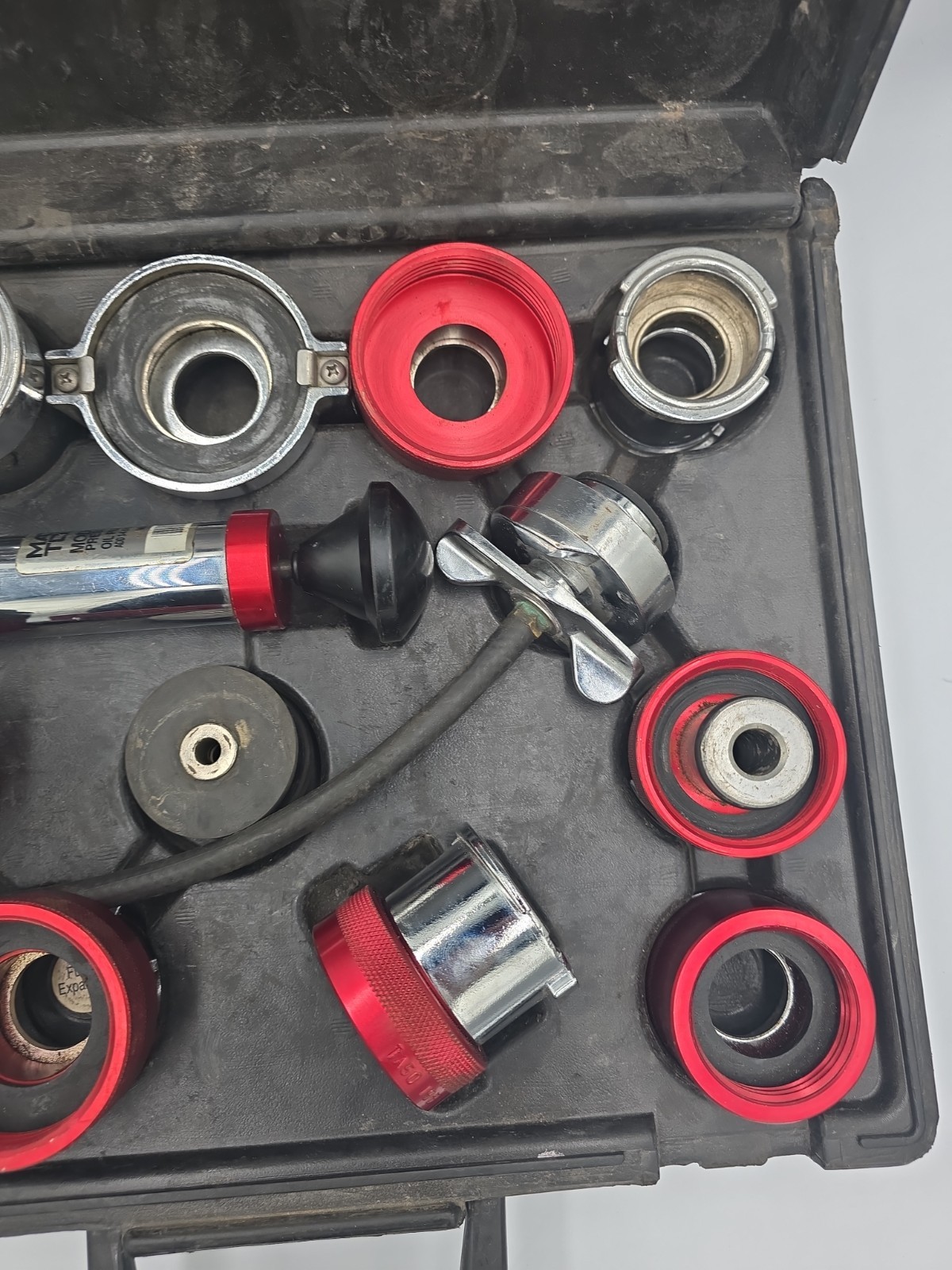 Matco Tools Radiator Pressure Tester RPT101 W/ Adapters For Large Trucks & Case