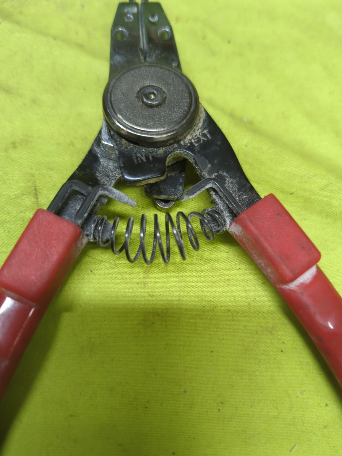 Performance Tool Reversible Snap Pliers