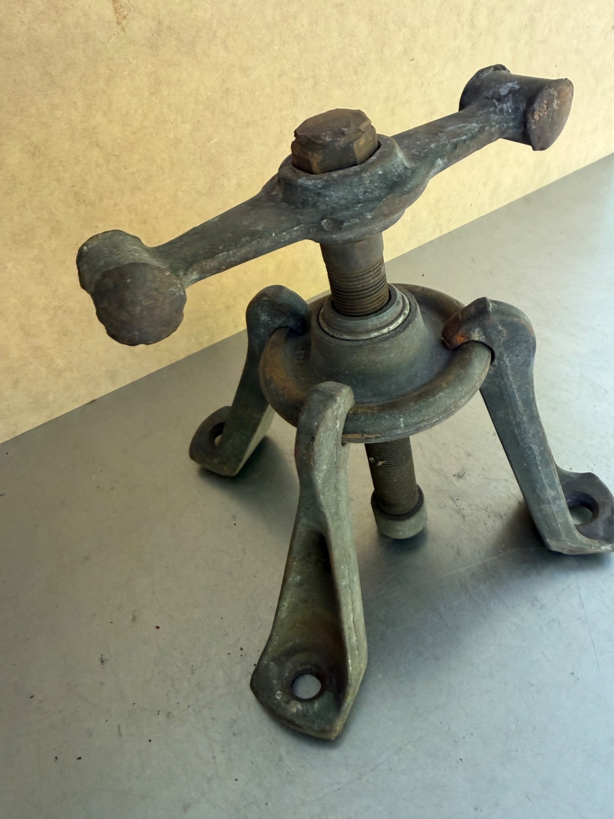 Vintage Original Herbrand 825 Hub Puller 3 Jaw Wheel Axle Puller Heavy-Duty USA