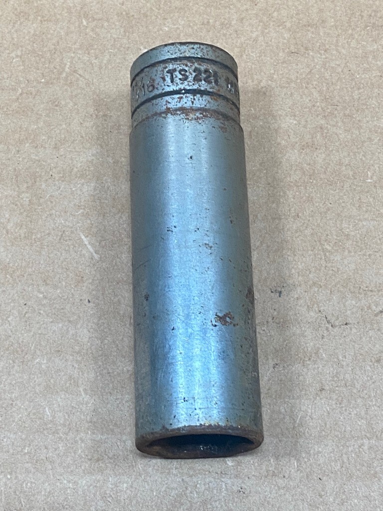 VINTAGE Snap-on Tools USA 1/2″ Drive 11/16″ SAE Deep 6 Point Chrome Socket TS221