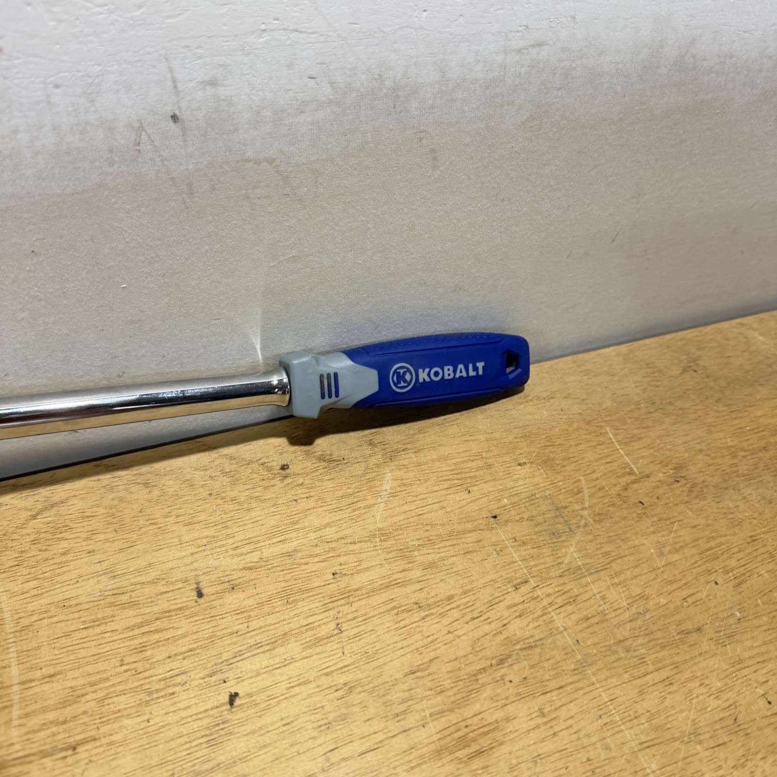 Kobalt 72 -Tooth 3/8-in Drive Flexible Head Ratchet 337323 18 Inch Handle