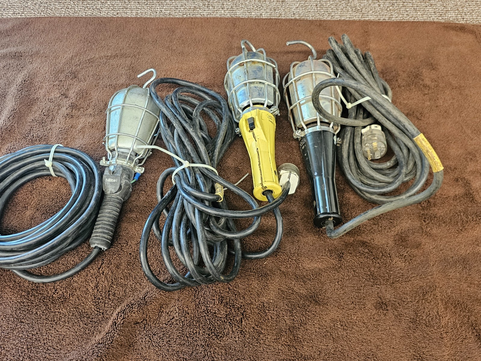 3 Unicor Extension Trouble Automotive Work Hanging Light 25′ Cord Incandescent