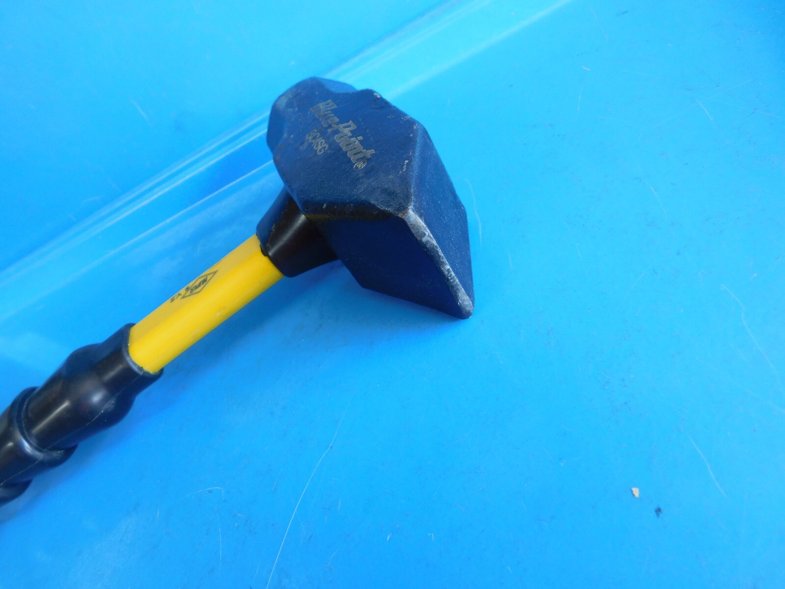 NEW , BLUE POINT «4 LB.» HEAVY DUTY CROSS PEEN HAMMER(FIBERGLASS) , PART #BC4SG