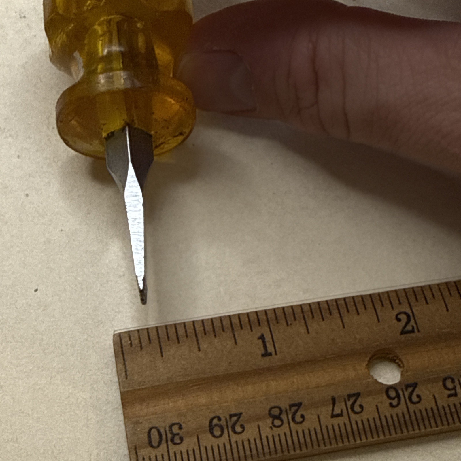 Vintage INDESTRO Amber 3721 Square Shank 1-1/4″ Stubby Flathead Screwdriver old