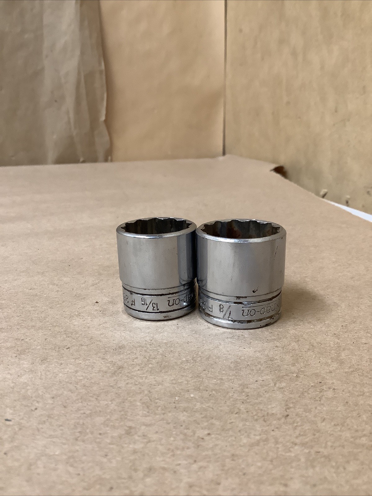 Snap On FL860 17pc 1/4”-7/8” & 5/32”-1/4” 3/8” Drive 12PT Socket Set -Silver