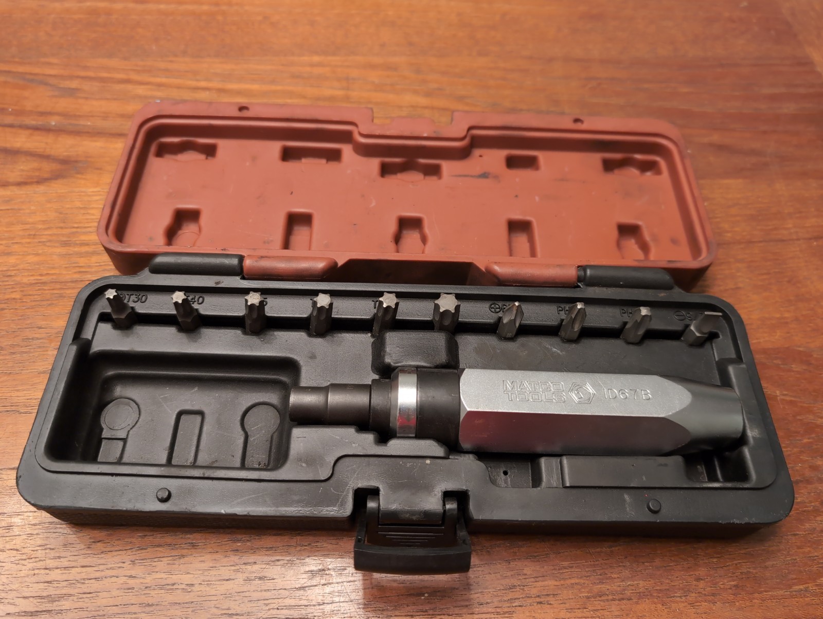 Matco Tools ID67B 12pc 3/8″ Dr Hand Impact Driver & Bit Set