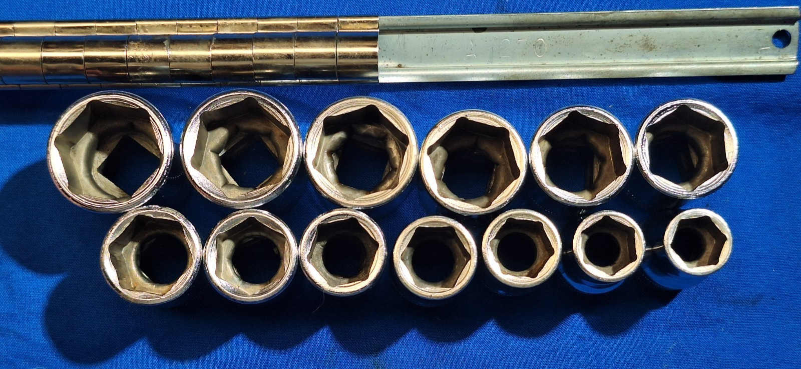 old logo 1981, 82 Snap-On 13pc 1/2″dr Metric shallow 6pt socket set 24mm-12mm