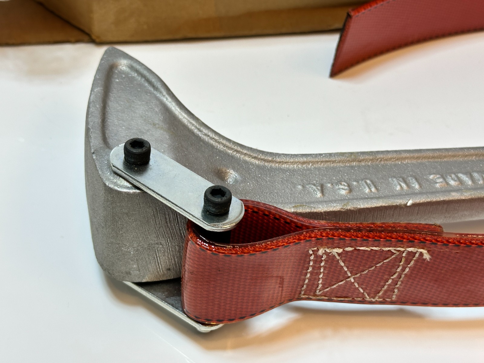 NEW Klein Tools S-18H 18″ Grip-It Adjustable Strap Wrench 1-1/8″ to 8″ Capacity