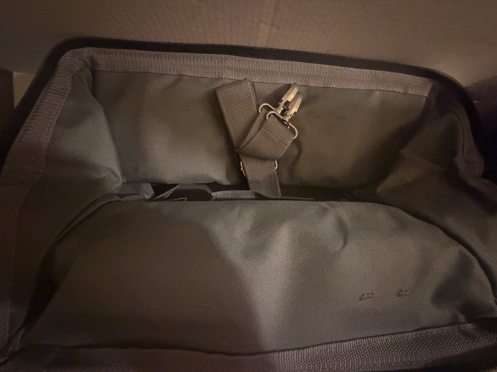Blue Point 16.5″ (420mm) Tote Tool Bag – As sold by Snap On