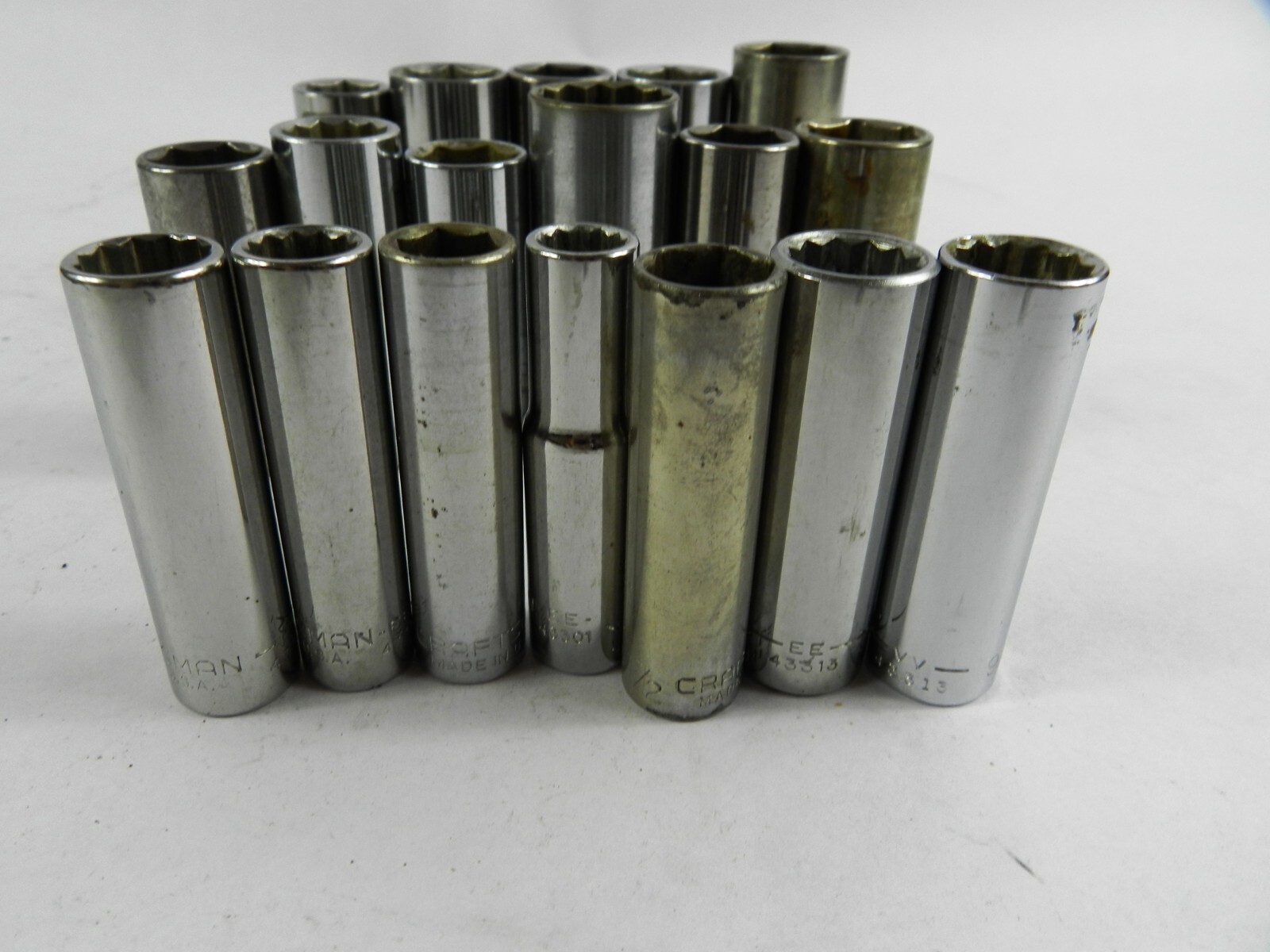 Lot (18) CRAFTSMAN 3/8 in Drive 13/16 – 3/8 in Standard Deep Well Sockets C323