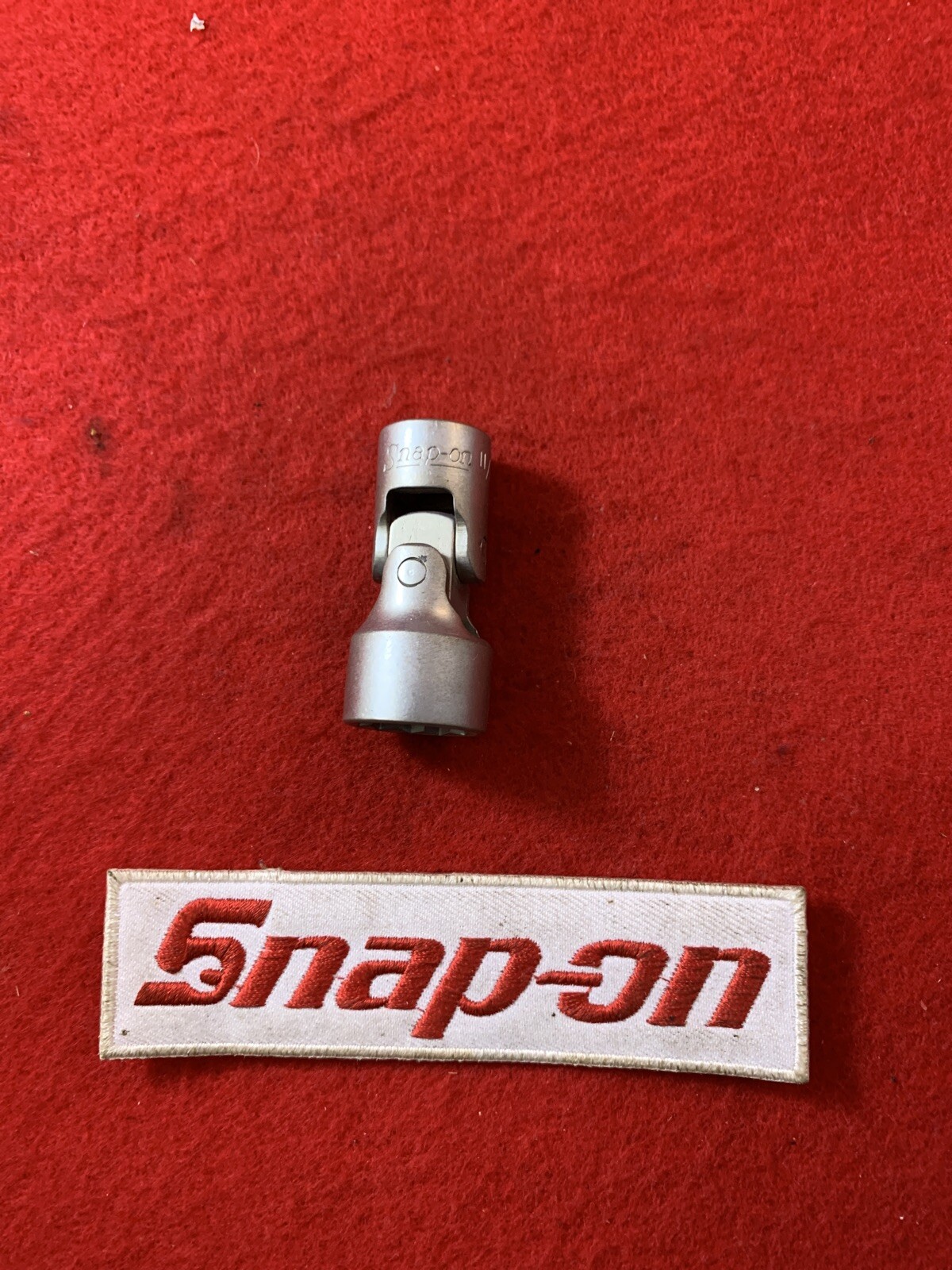 Snap On FVU22 Universal 11/16″ SAE 12 Point Swivel Socket (F8)