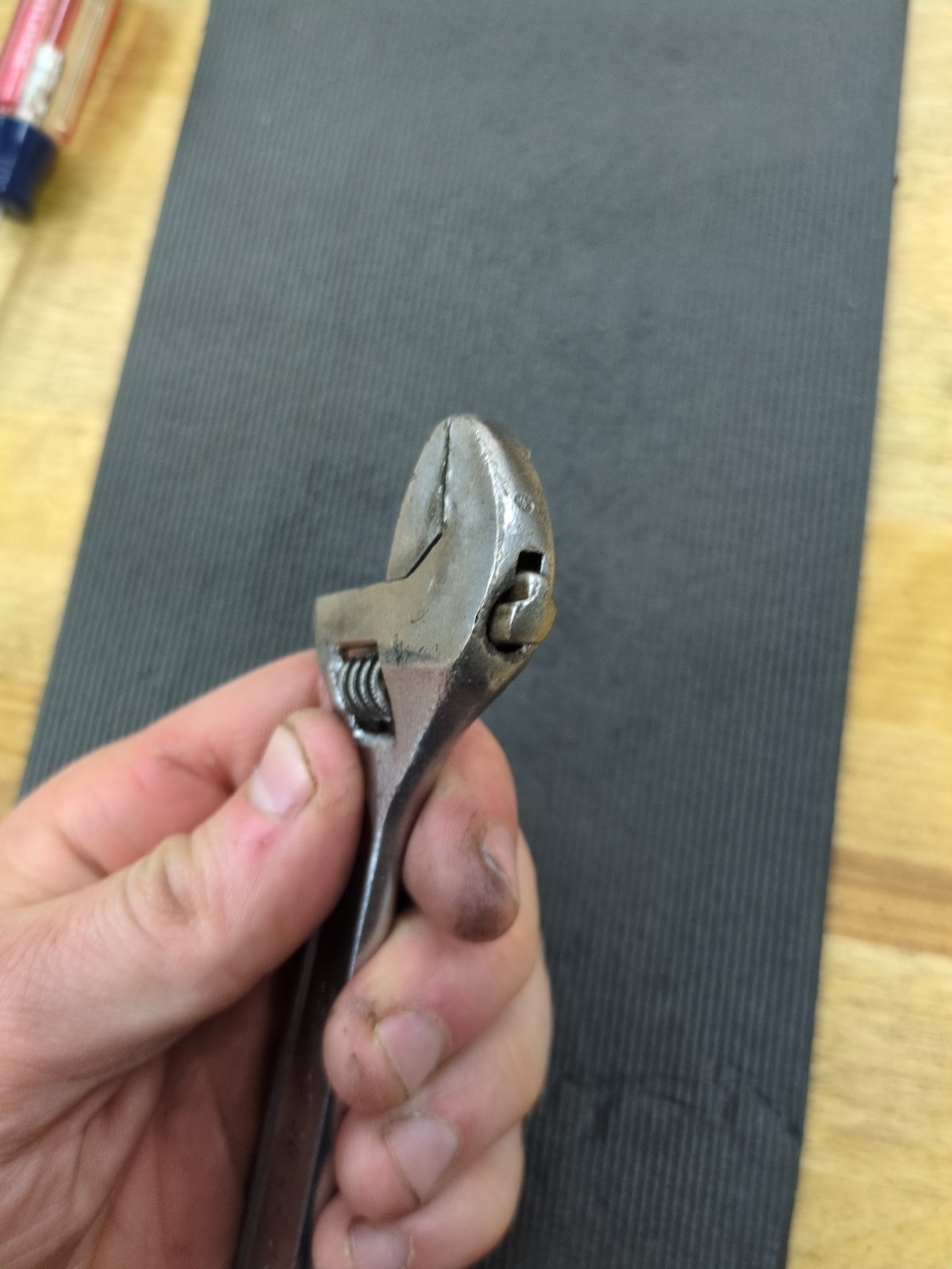 «INDESTRO SUPER» U.S.A. #3586A 6″ FORGED ALLOY STEEL ADJUSTABLE END WRENCH.
