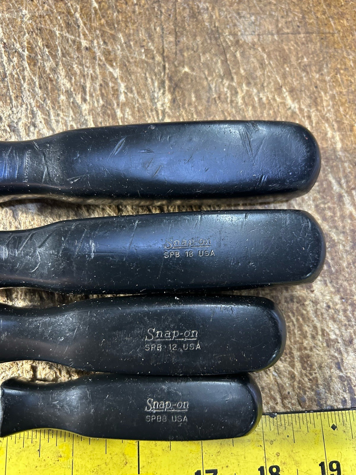 Snap On 4pc Black Hard Handle Prybar Set SPB24 SPB18 SPB12 SPB8
