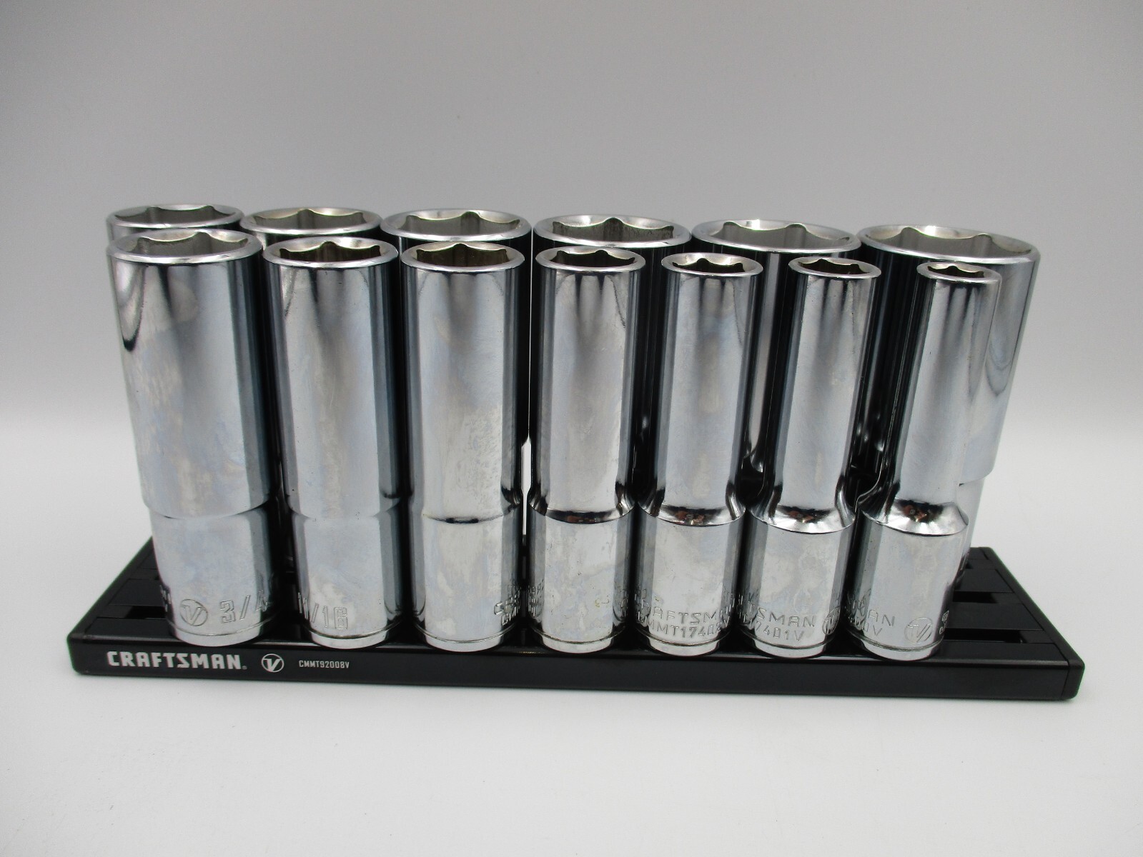 Craftsman 13Pc 1/2″ Drive 6 Point SAE Socket Set on Magnetic Rail CMMT173955V