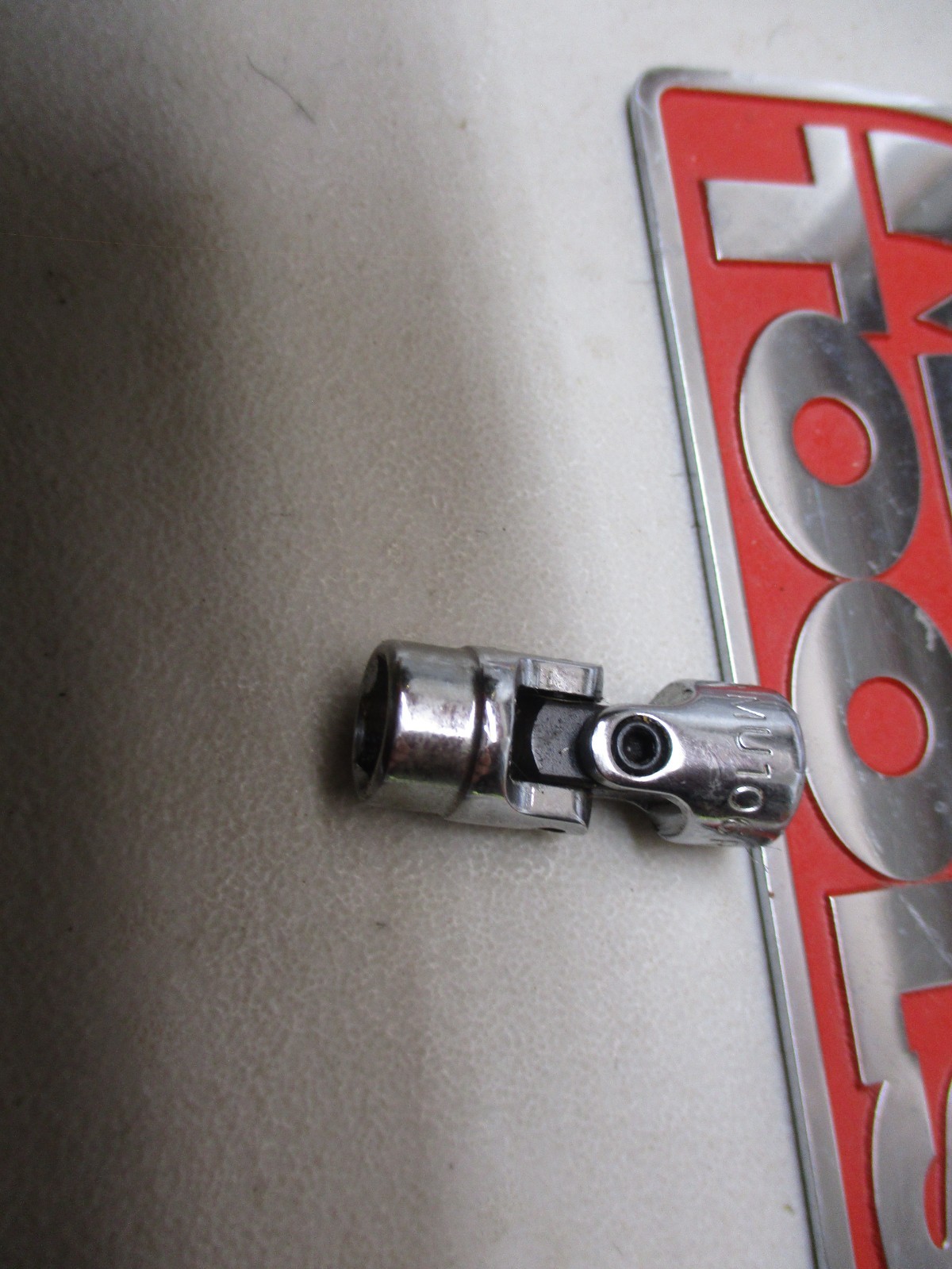 NEW, MAC TOOLS 1/4 DR. ( 5/16 IN. ) CHROME UNIVERSAL , PART #MU106R