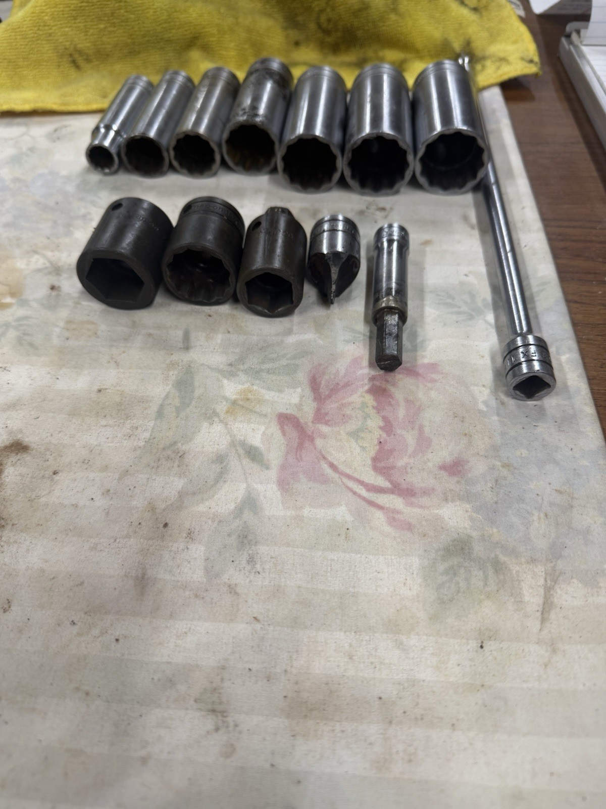 Snap On Sockets And 3/8” 11” Extension. 7—1/2” Drive Deep, 3—1/2” Drive Impact