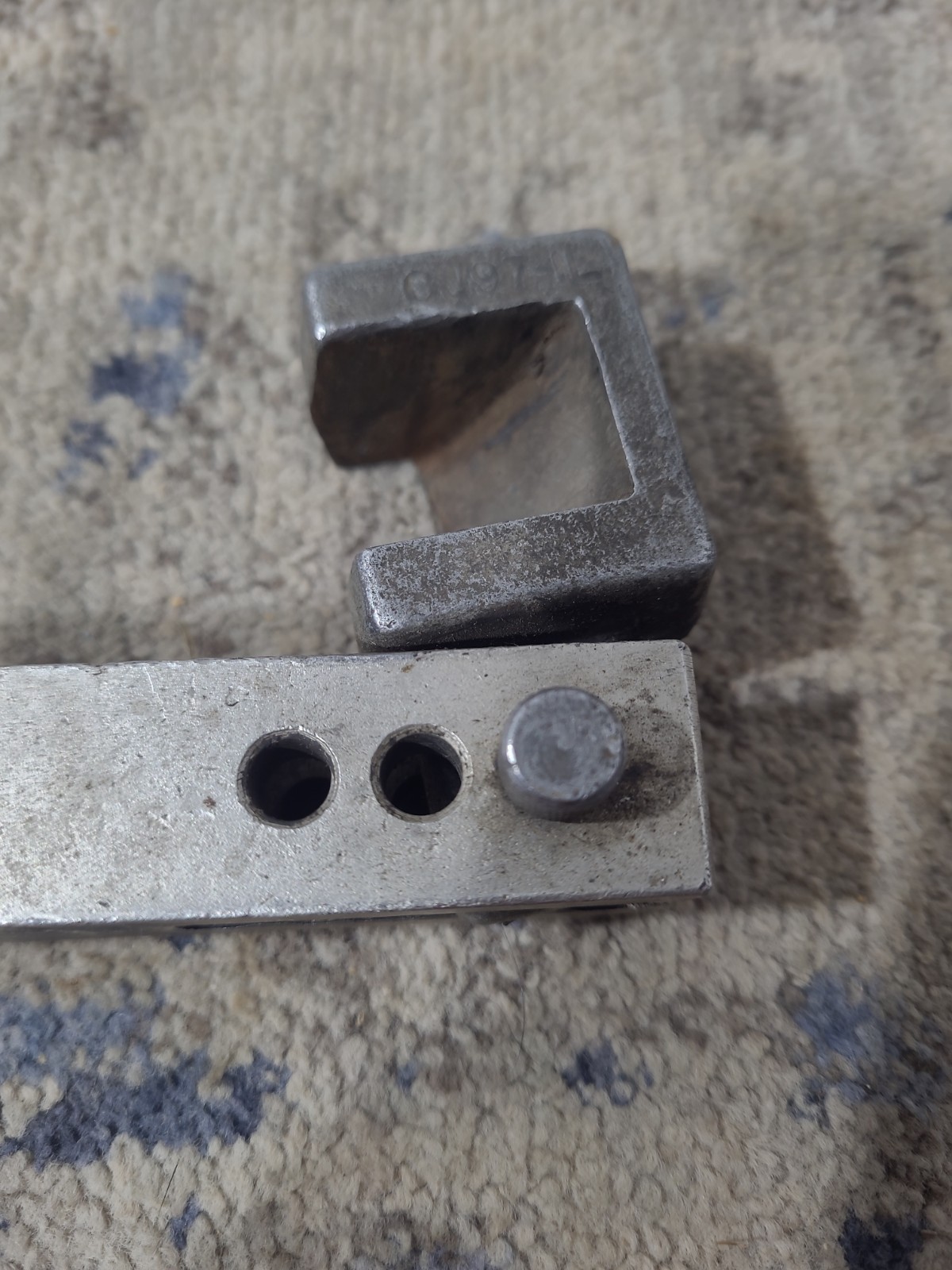 Snap On Tools Axle Lock Flange Jaw Beam Puller Attachment CJ97-1L CJ97-1R