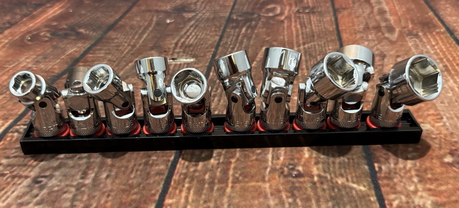 MAC Tools SXMU106BRPT 10pc 3/8in. Metric Universal Chrome Socket Set 10mm-19mm