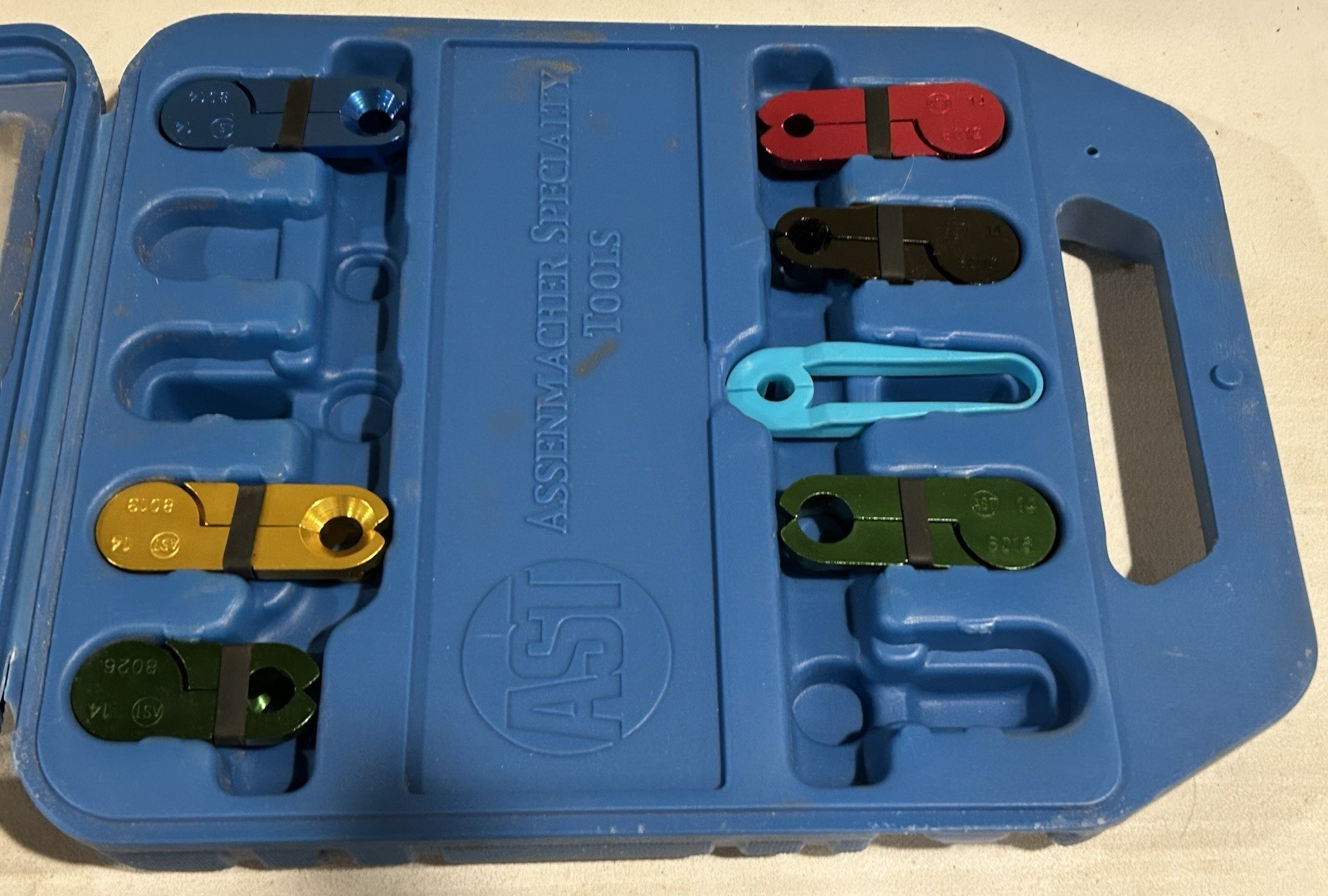 AST 8110 10 Piece Fuel/ Trans Line Disconnect Set ( Missing 3 Disconnect Tools)