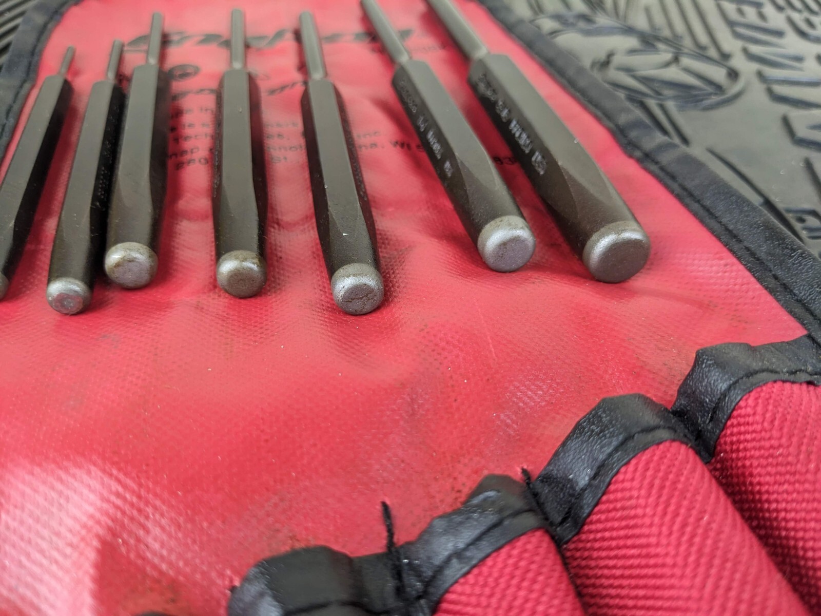 #bg302 Snap On Tools Punch And Chisel Set PPCD70BK 8-Piece