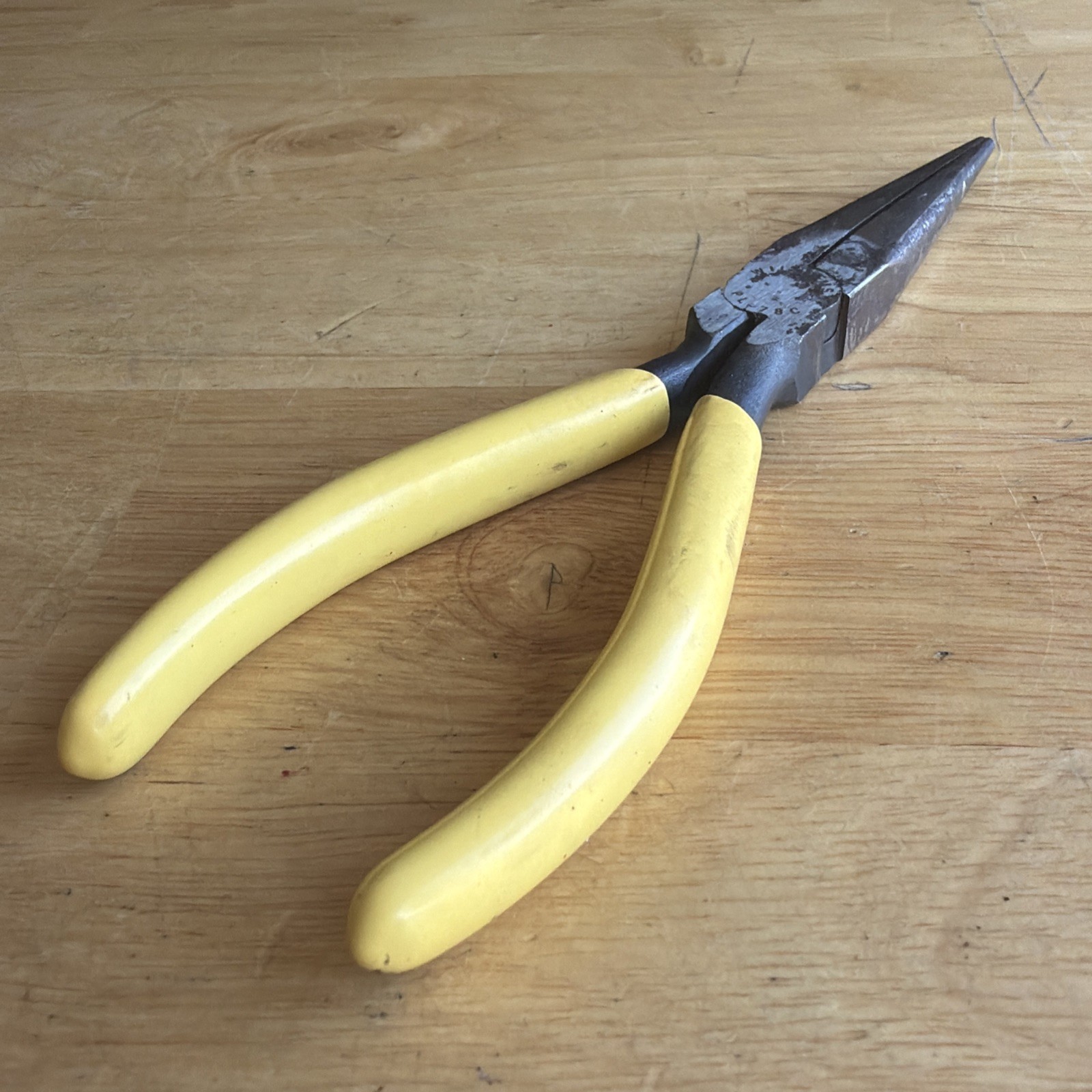 Williams Tools 7-1/4″ Long Needle Nose Pliers Yellow Handle PL-78-C Made in USA