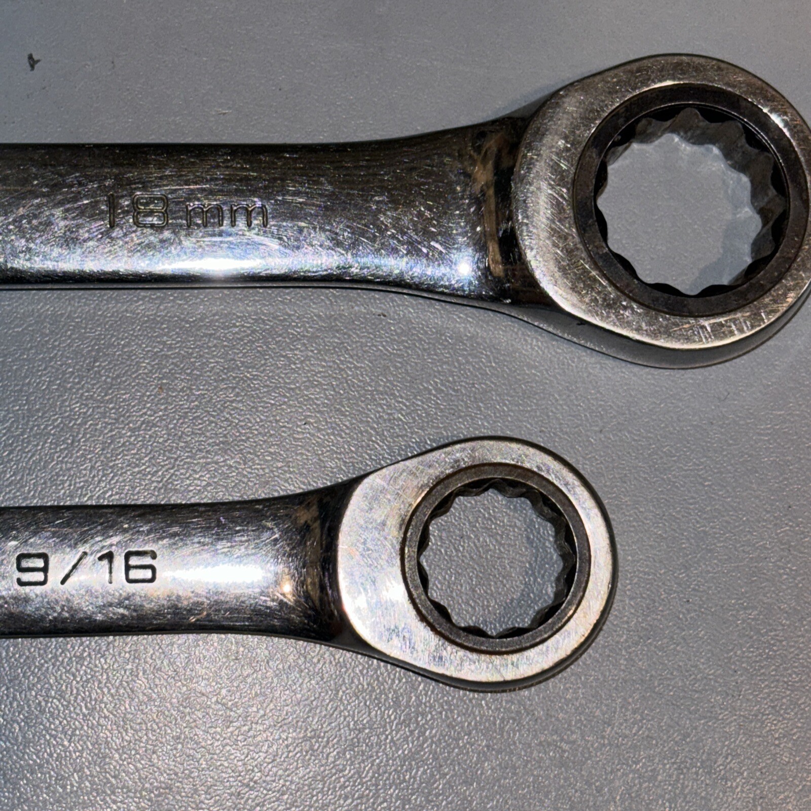 Lot of 2 Ratcheting Combination Wrenches Gear 18MM & GM Performance Parts 9/16