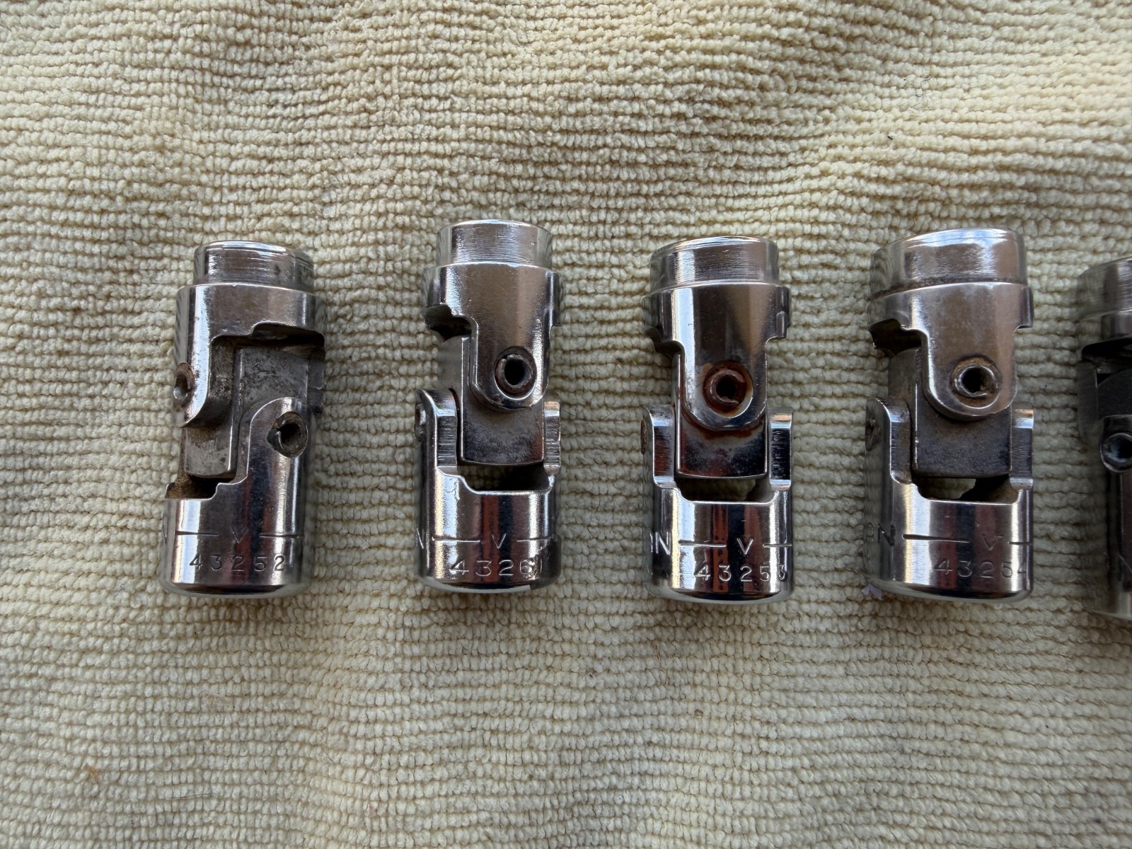 CRAFTSMAN 3/8″ DRIVE SWIVEL SOCKETS – 10 TOTAL- V & G, 7-12 POINT., 3 – 6 POINT