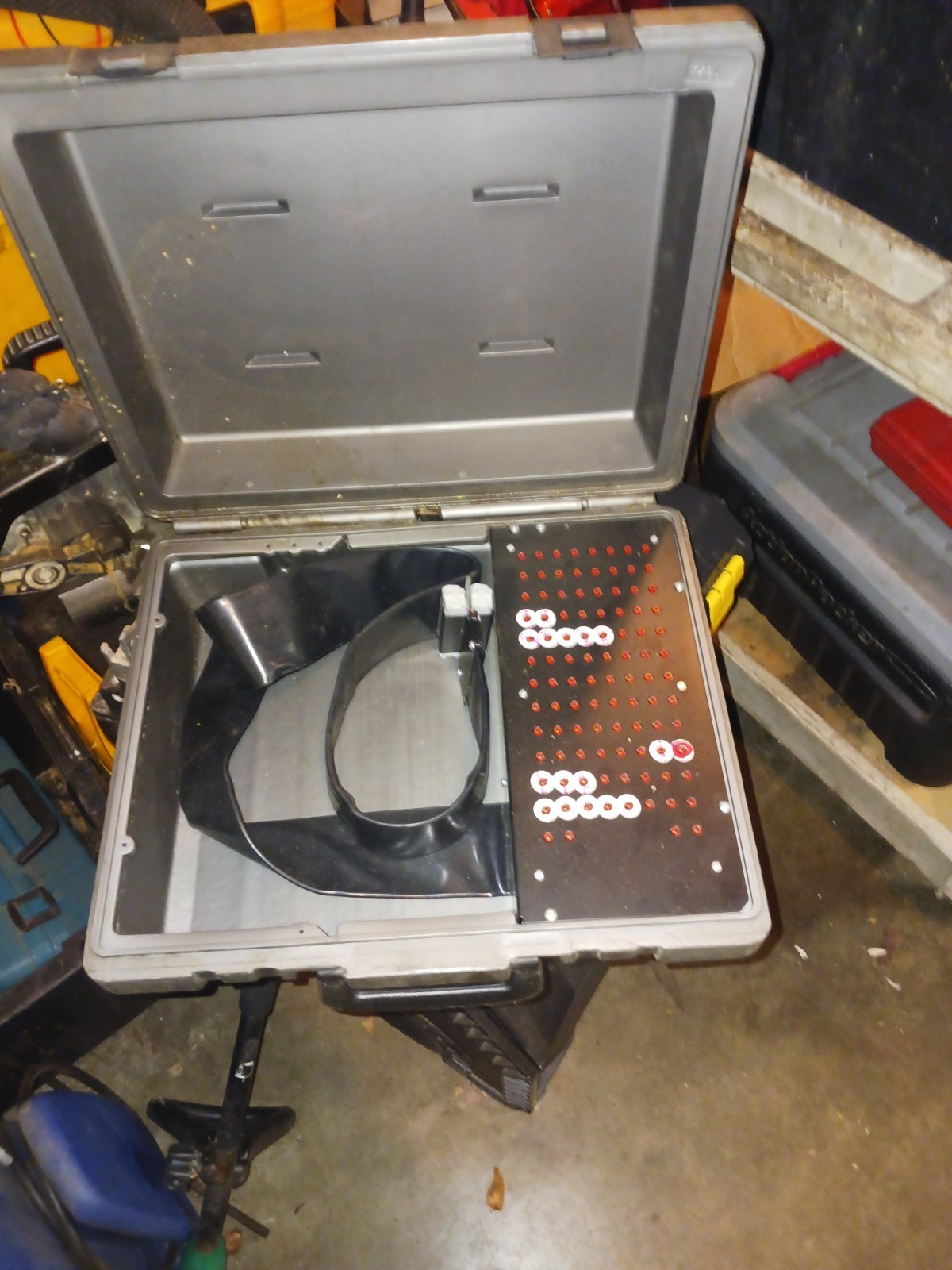 Kent-Moore J-39700 Universal 100-Pin Breakout Box