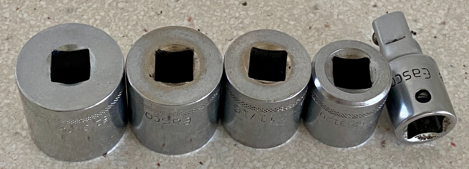 EASCO USA 5 Pc Lot 3/8″ Drive Sockets & Extension 12 Point 3/4 13/16 5/8 11/16