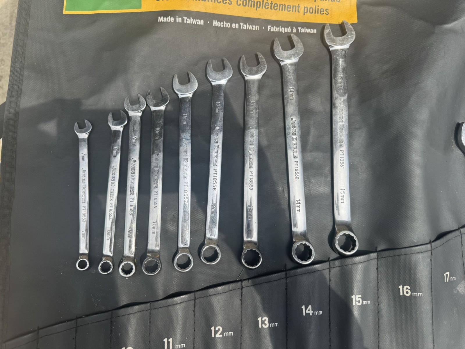 John Deere Metric Full-Polished Wrench Set (20-Piece) TY19977 (2 MISSING READ!!)