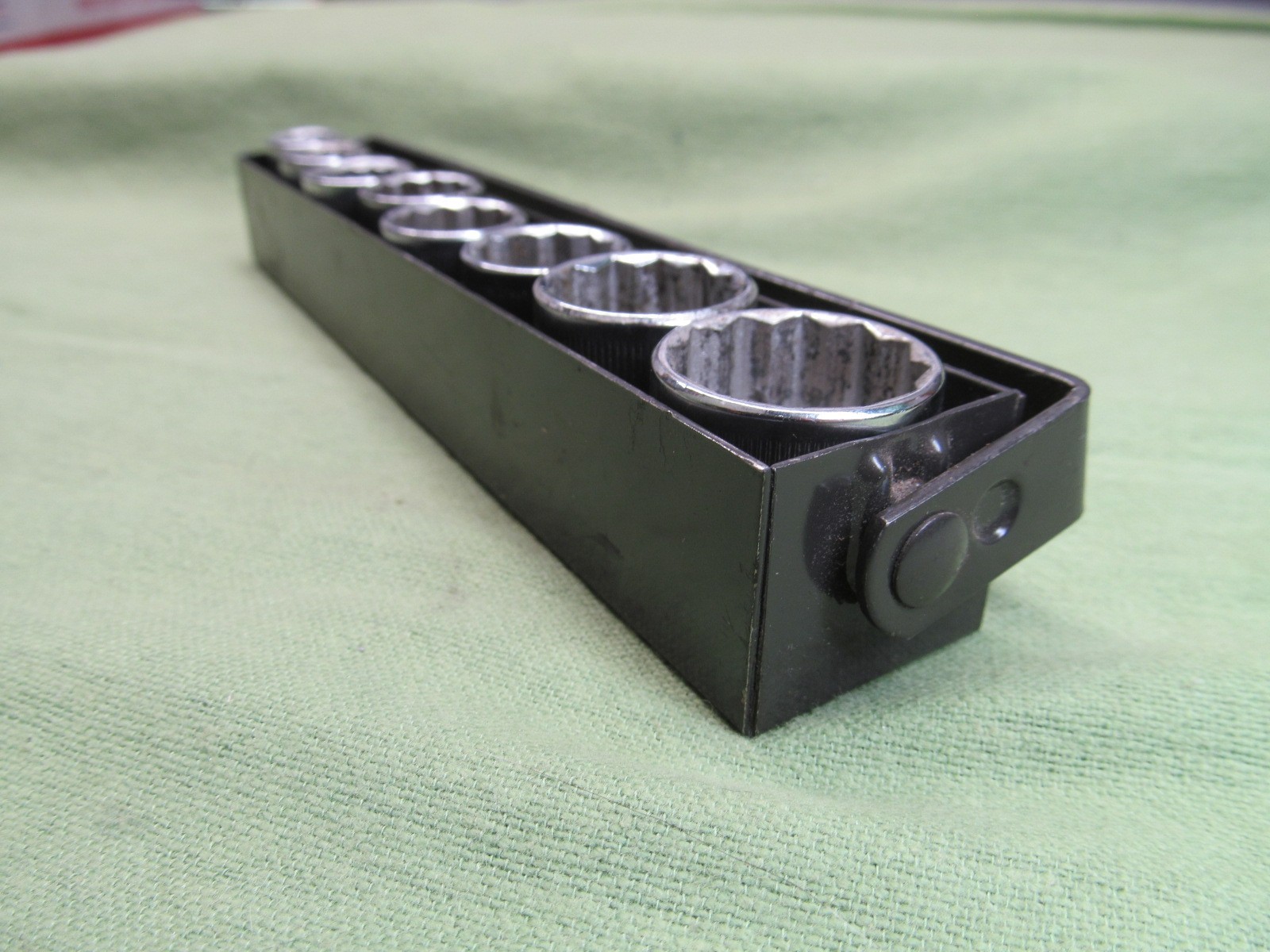 Vintage Craftsman USA 3/8″ drive METRIC Socket Set – 9mm-19mm – 12pt Sockets